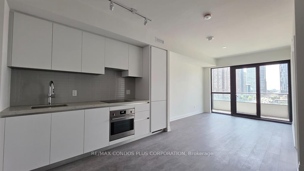 4015 The Exchange 1006, Mississauga, ON L5B 0N9 photo 5