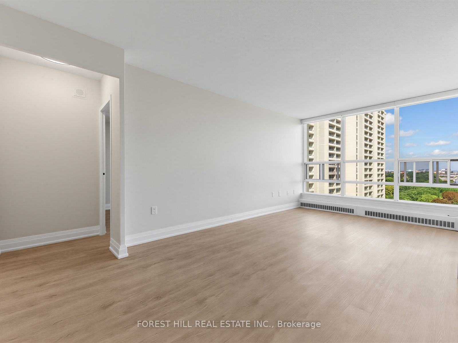 111 Ridelle Avenue 1004, Toronto, ON M6B 1J7 photo 5