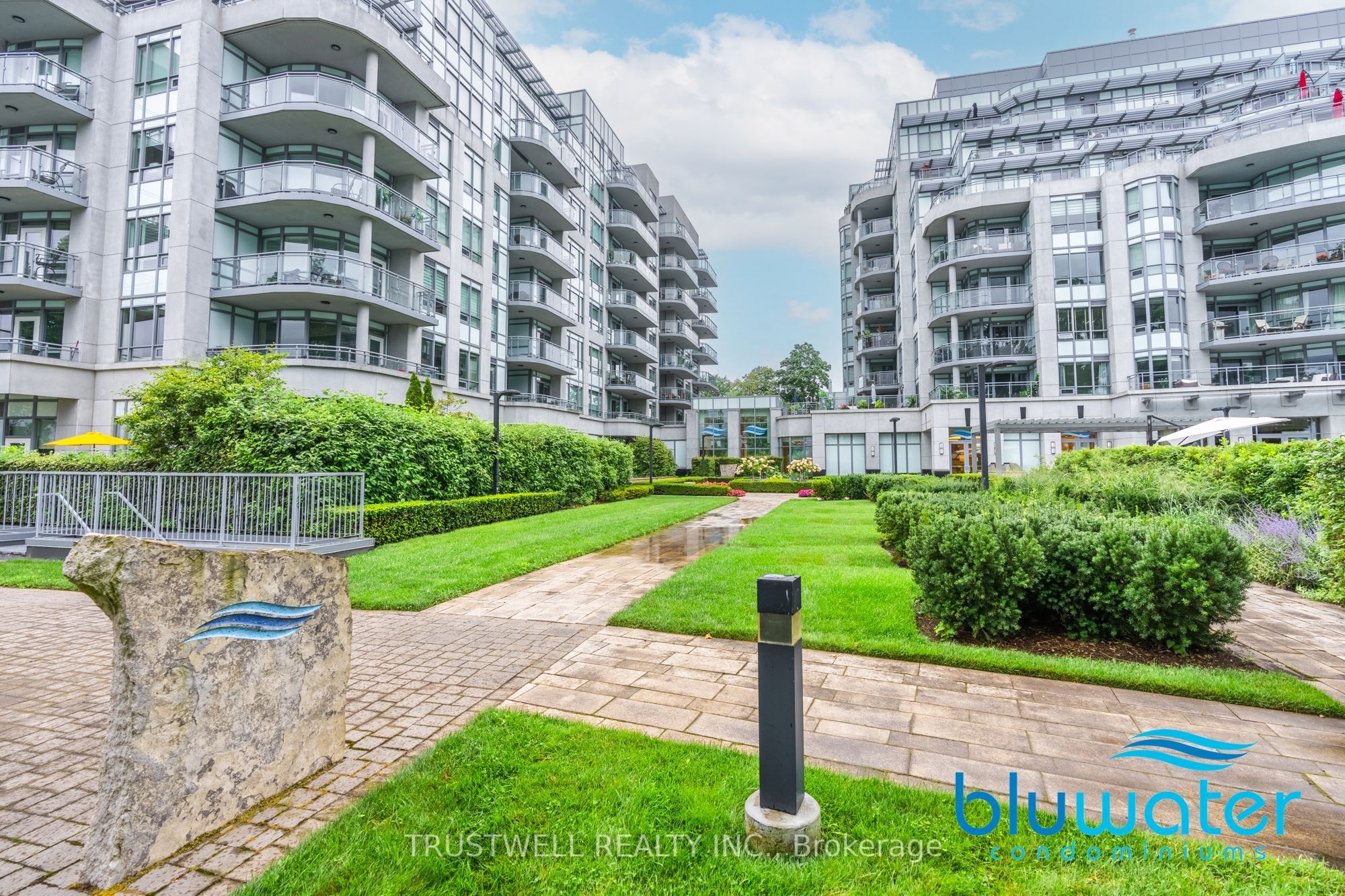 3500 Lakeshore Road W 720, Oakville, ON L6L 0B4 photo 4