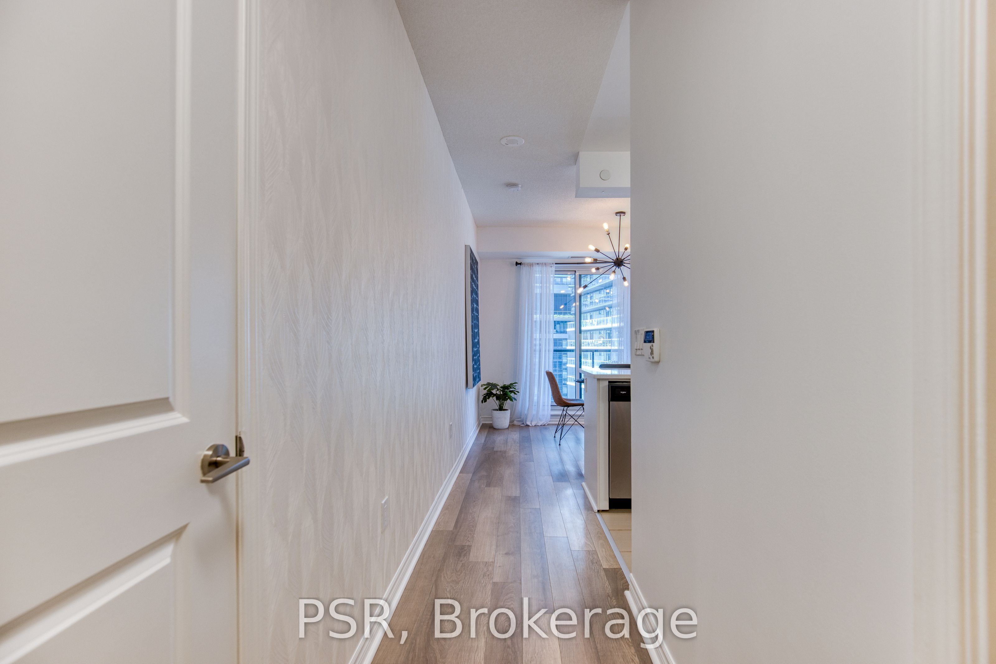 39 Annie Craig Avenue 905, Toronto, ON M8V 0H1 photo 3