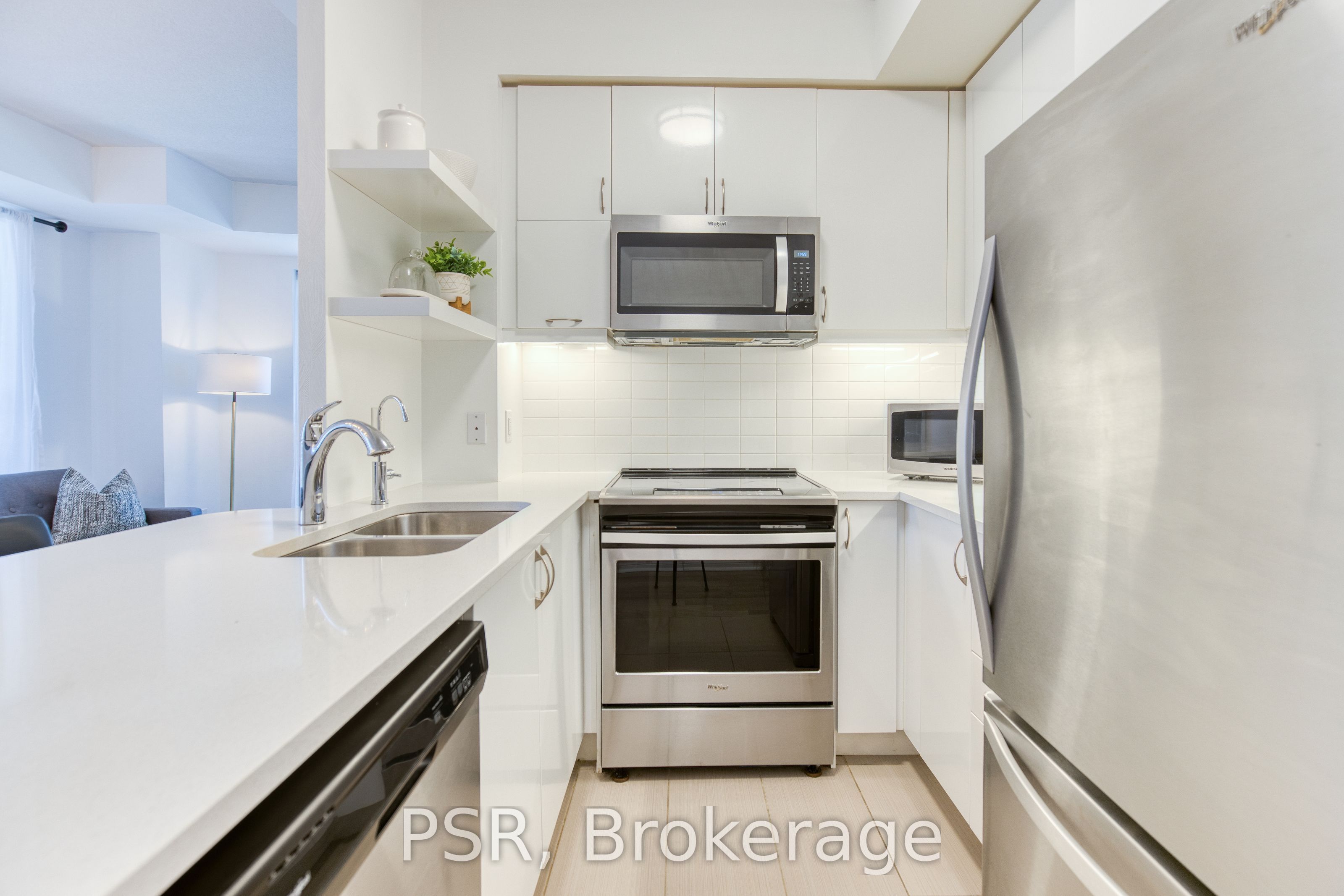 39 Annie Craig Avenue 905, Toronto, ON M8V 0H1 photo 5