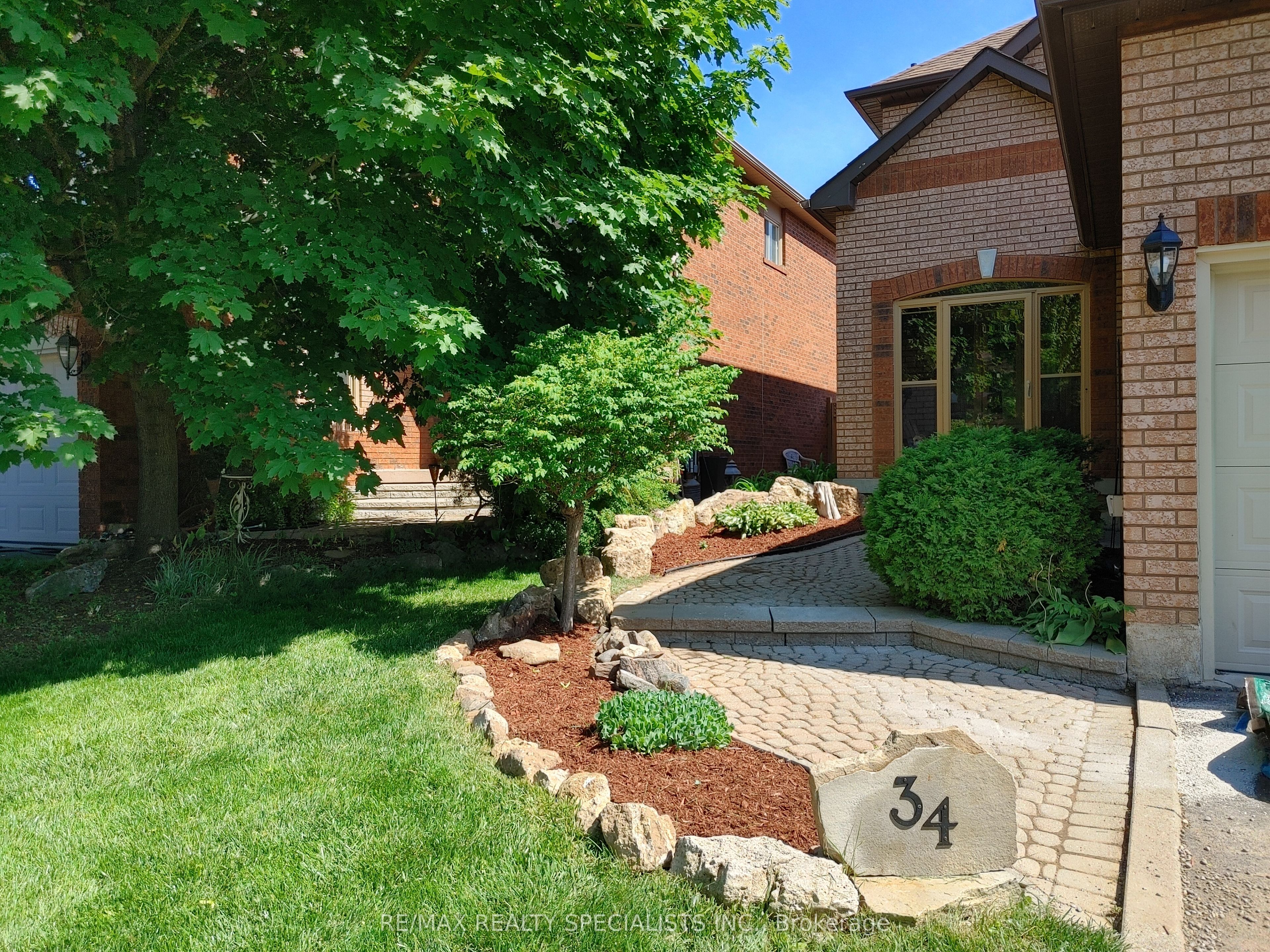 34 Killaloe Crescent, Halton Hills, ON L7G 5N2 photo 4