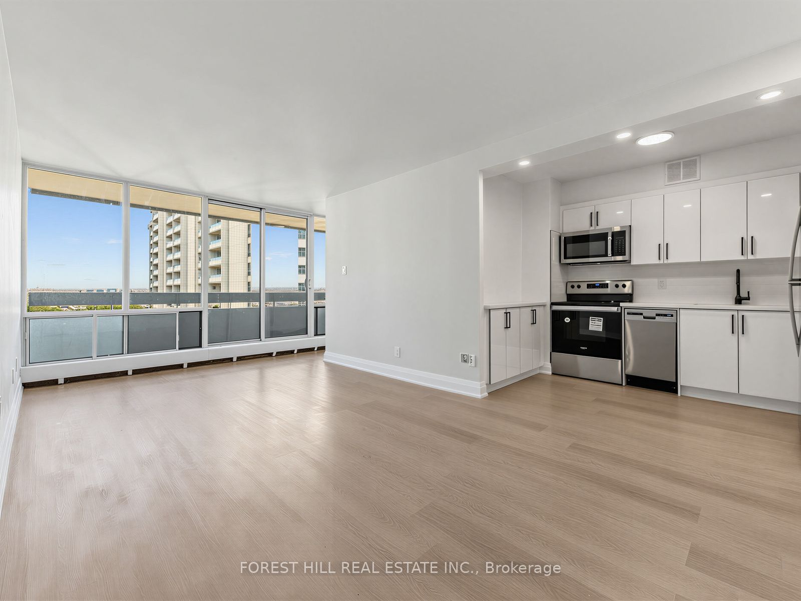 377 Ridelle Avenue 16, Toronto, ON M6B 1K2 photo 5