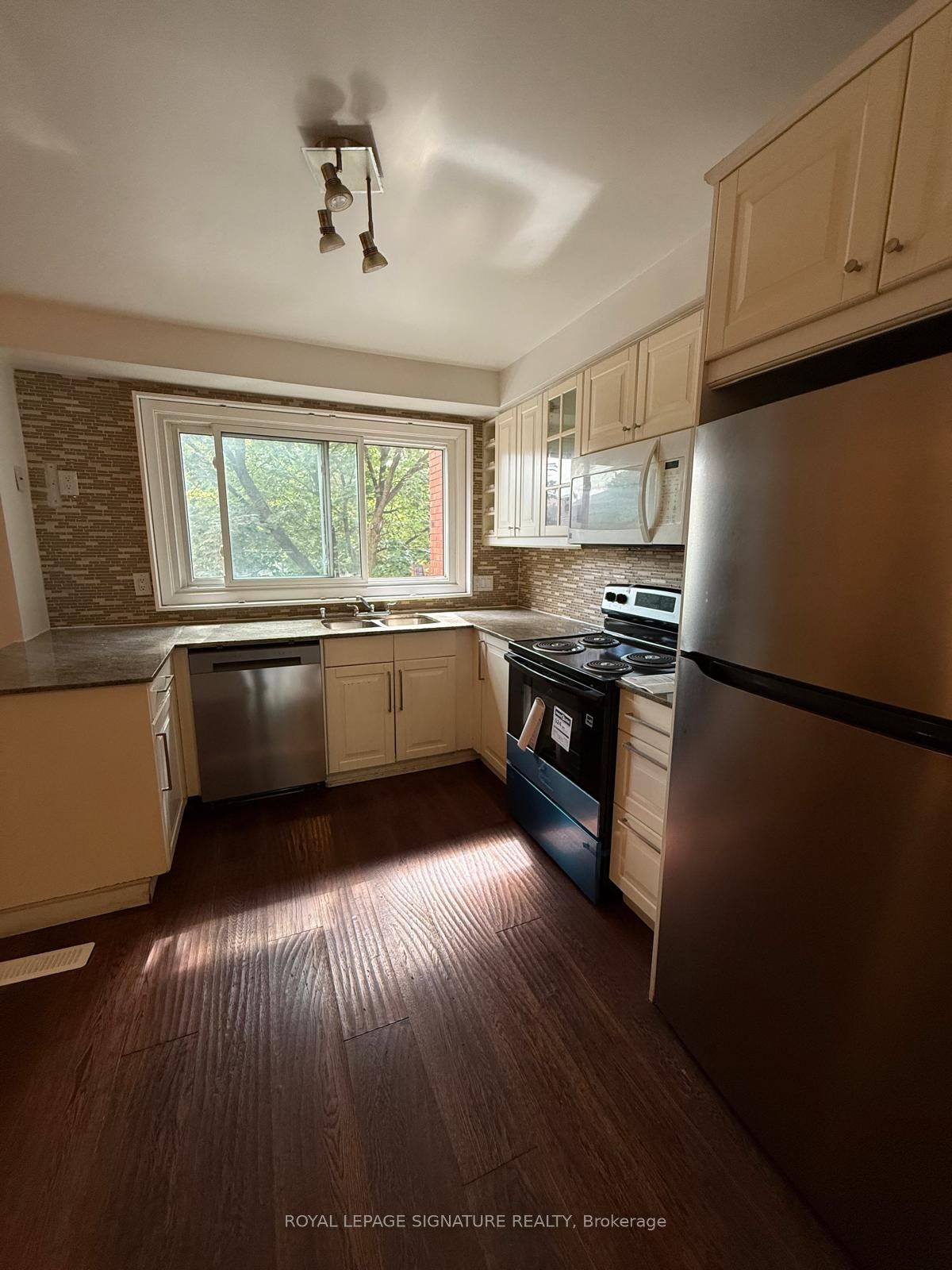 4230 Fieldgate Drive 24, Mississauga, ON L4W 2M5 photo 5