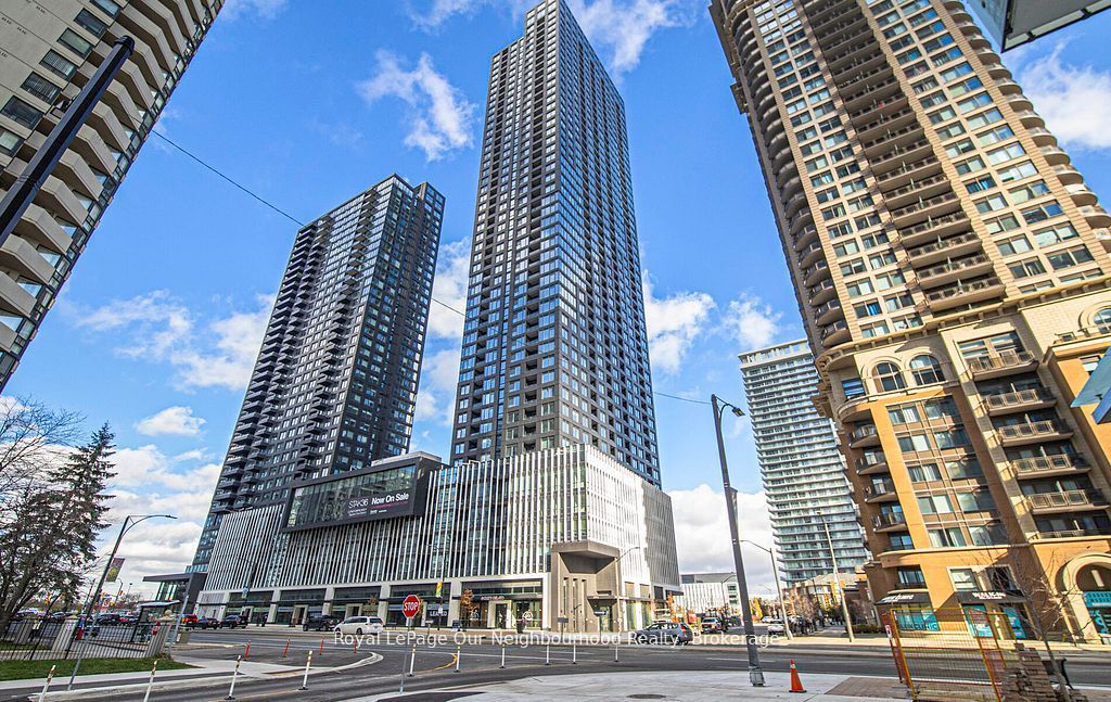 395 Square One Drive W 412, Mississauga, ON L5B 0P6