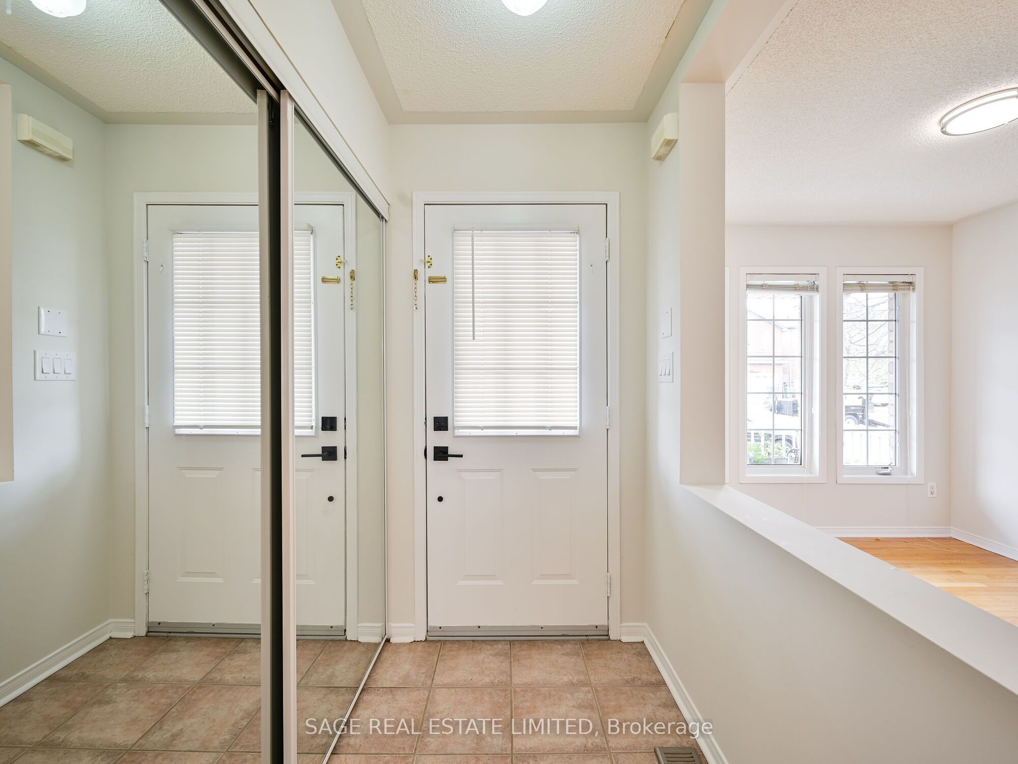 6 Fairhill Avenue, Brampton, ON L7A 2A9 photo 2