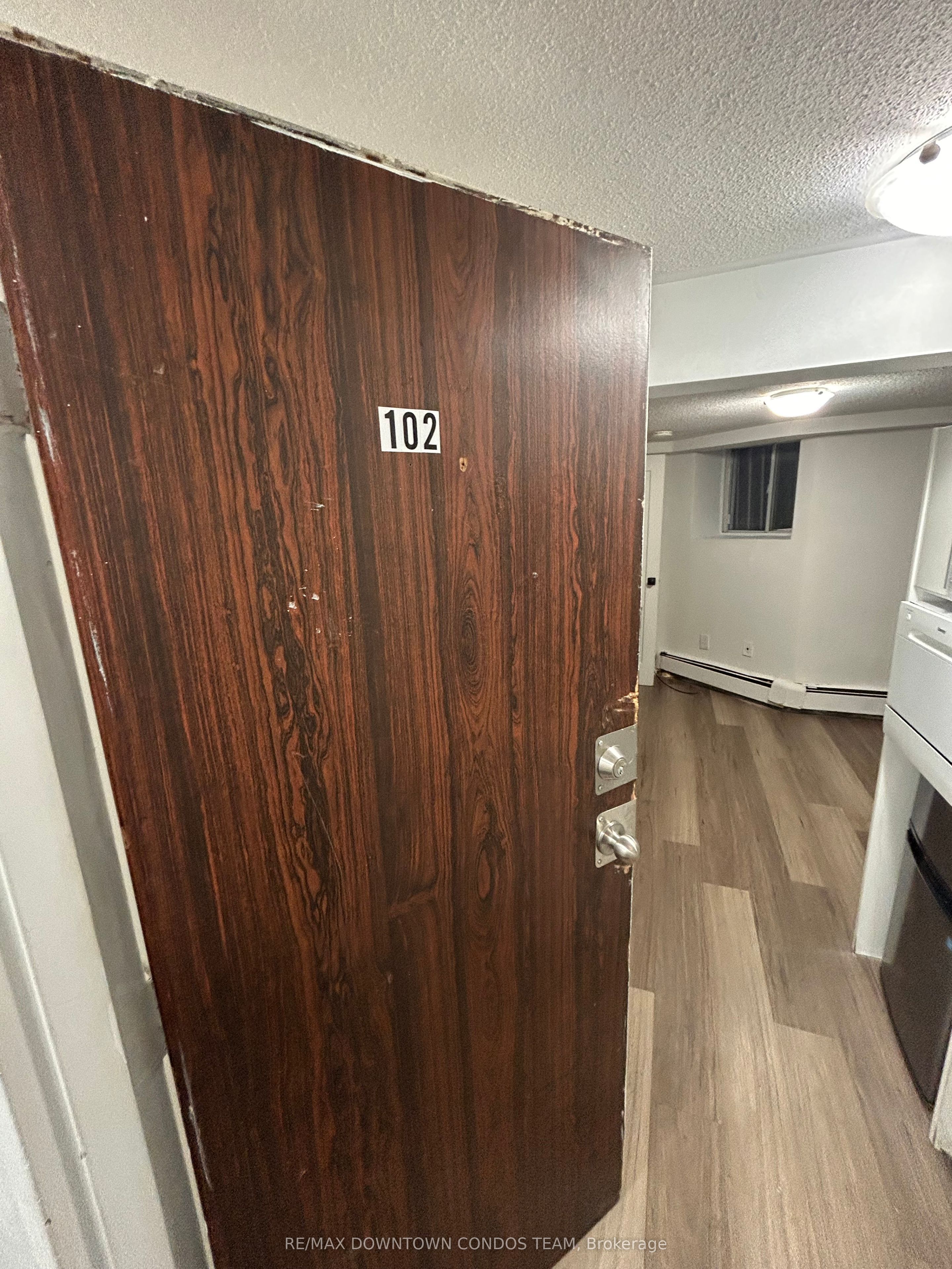5 Thornburn Avenue 102, Toronto, ON M6K 1C4 photo 5