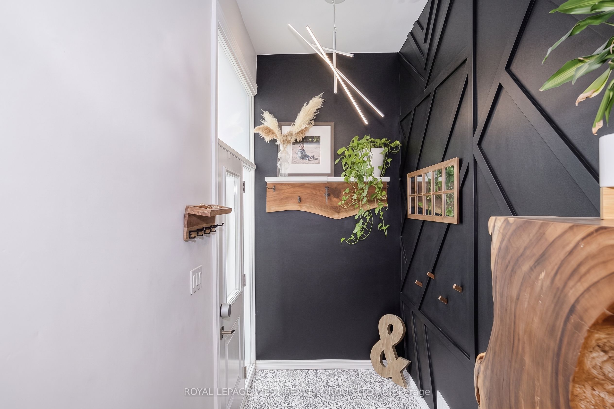 12 Leavenworth Crescent, Toronto, ON M9C 1T4 photo 3