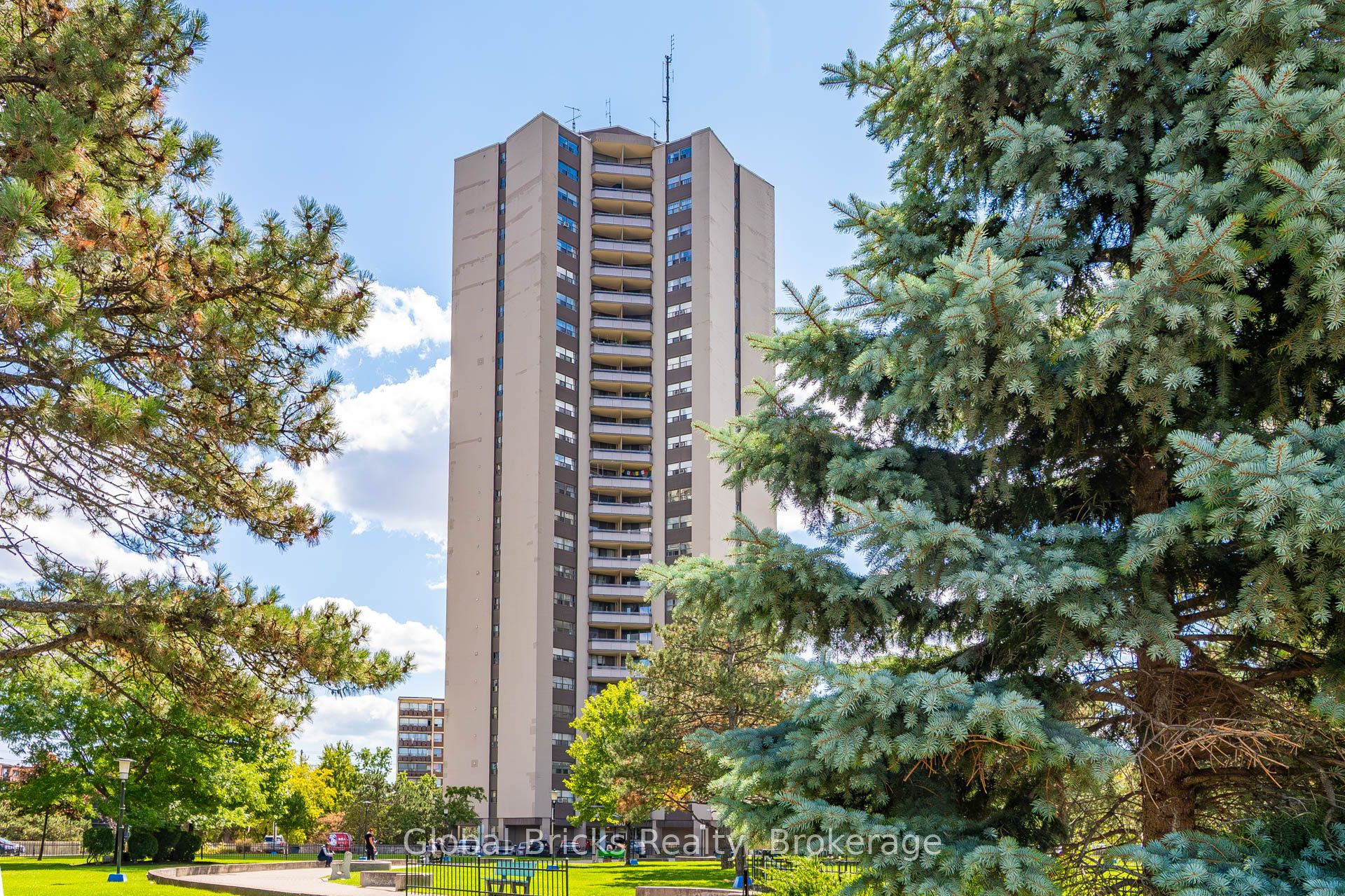 380 Dixon Road 1904, Toronto, ON M9R 1T3 photo 2