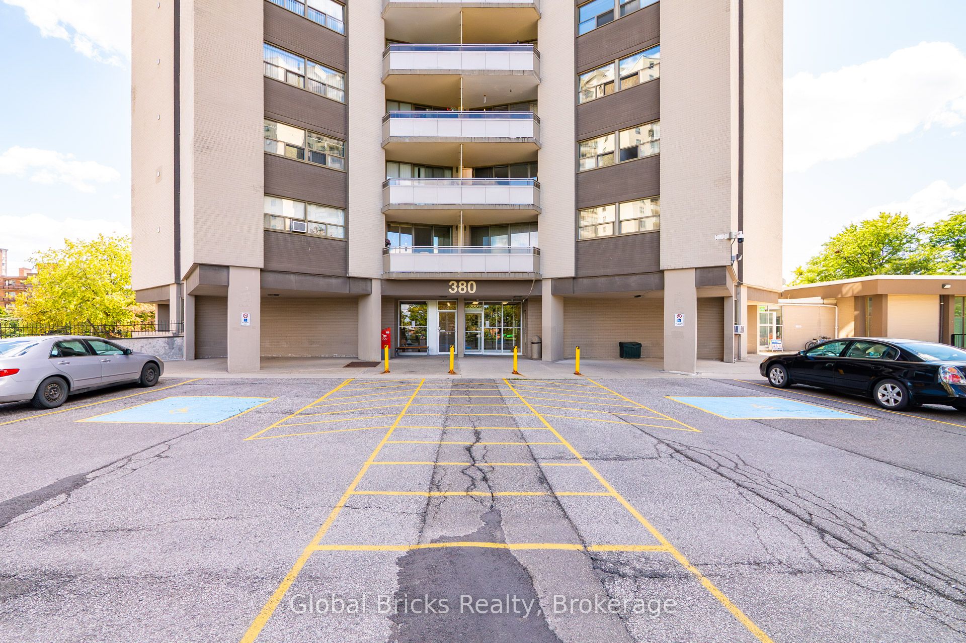 380 Dixon Road 1904, Toronto, ON M9R 1T3 photo 5