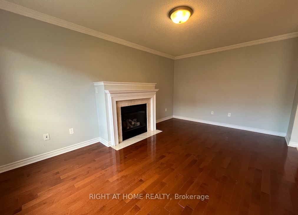 22 Amboise Crescent Main, Brampton, ON L7A 2R2 photo 3