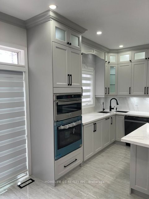 11 Kistler Street, Brampton, ON L6R 0P7 photo 3