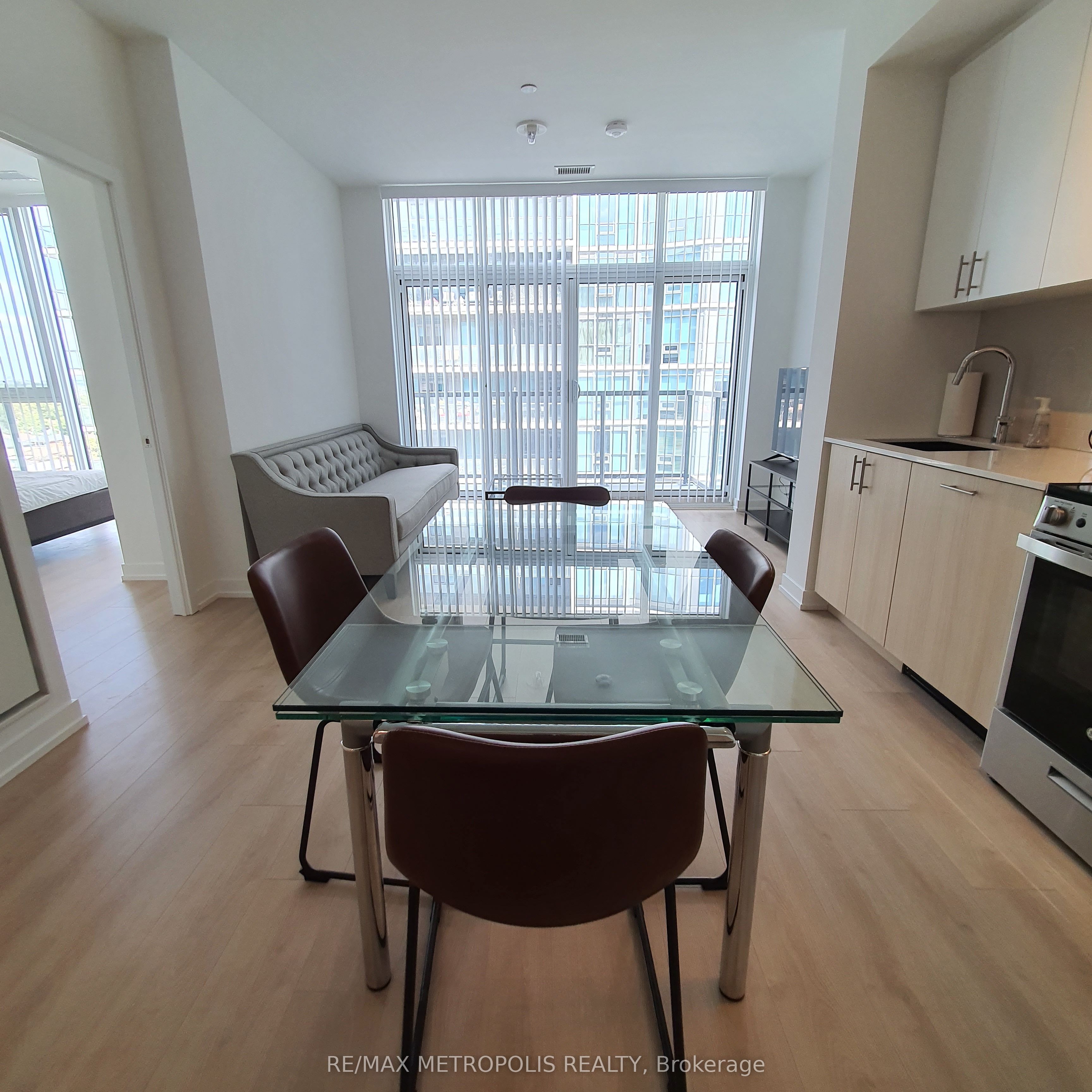 1195 The Queensway 807, Toronto, ON M8Z 1R7 photo 5