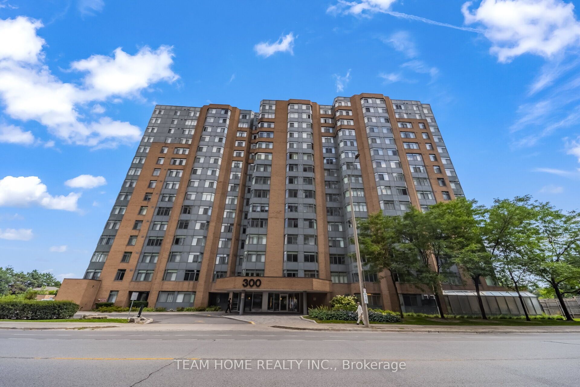 300 Webb Drive 604, Mississauga, ON L5B 3W3 photo 2