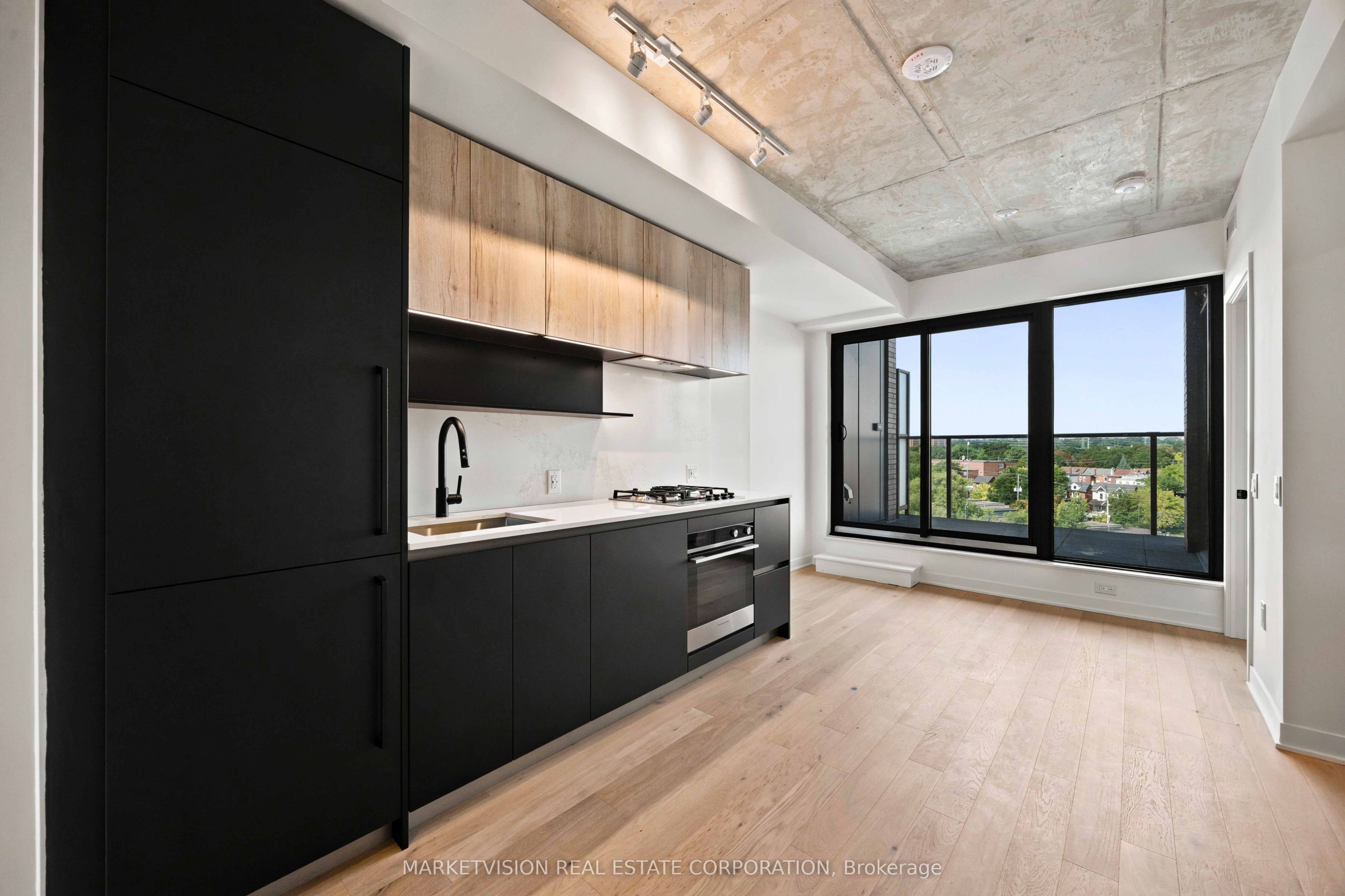 2625 Dundas Street W 711, Toronto, ON M6P 0C5