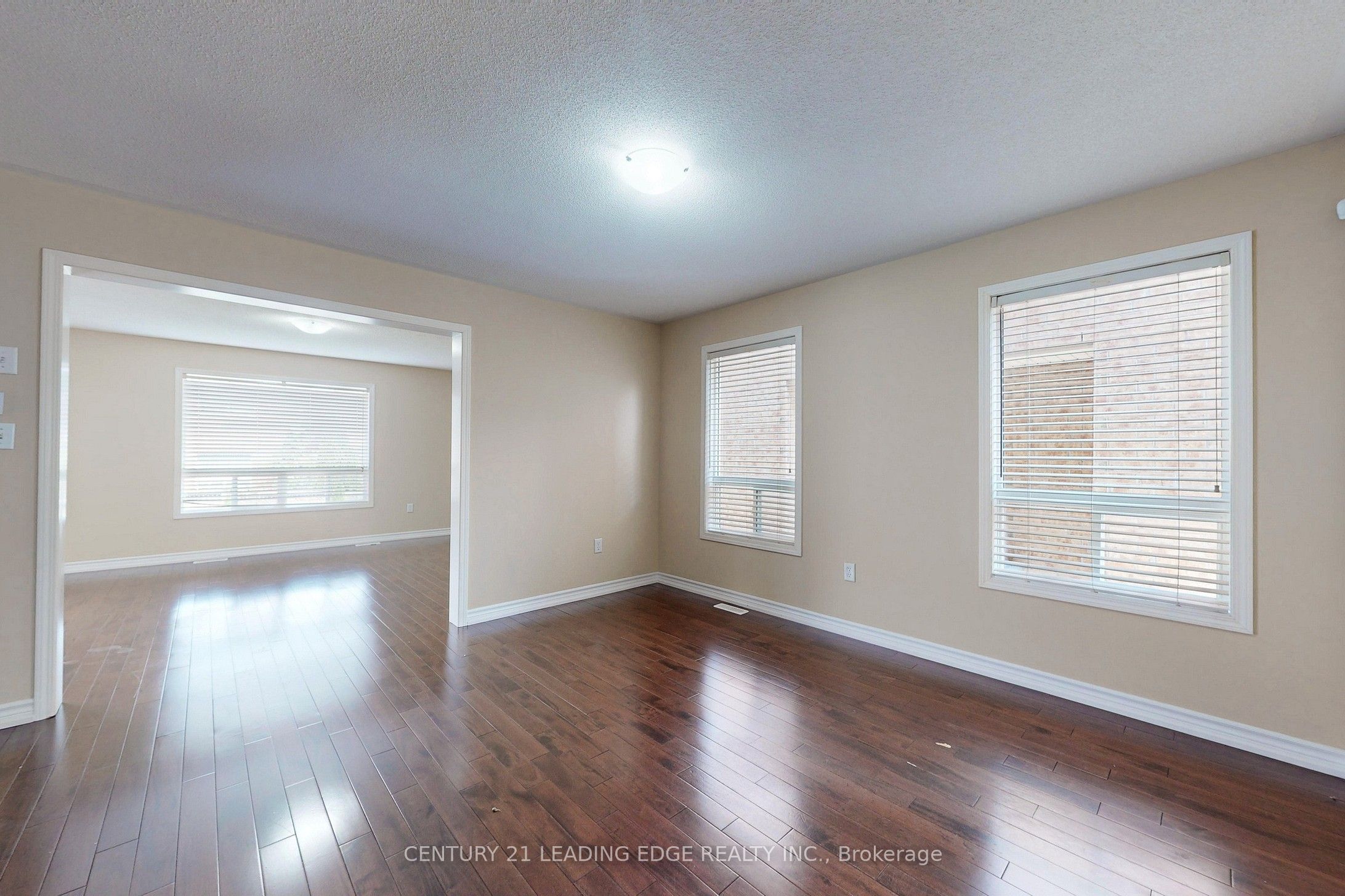 6 FIRWOOD Crescent MAIN, Brampton, ON L6P 2J6 photo 2