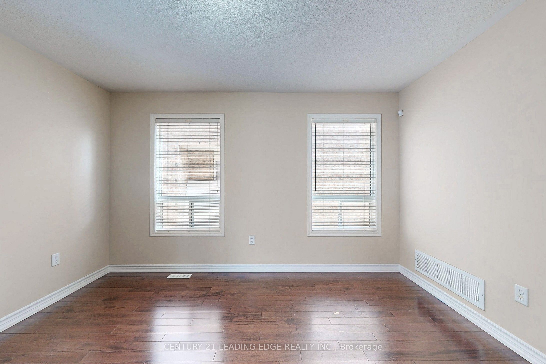 6 FIRWOOD Crescent MAIN, Brampton, ON L6P 2J6 photo 3
