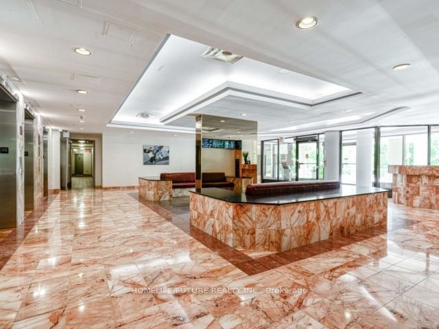 5 Rowntree Road 1117, Toronto, ON M9V 5G9 photo 2