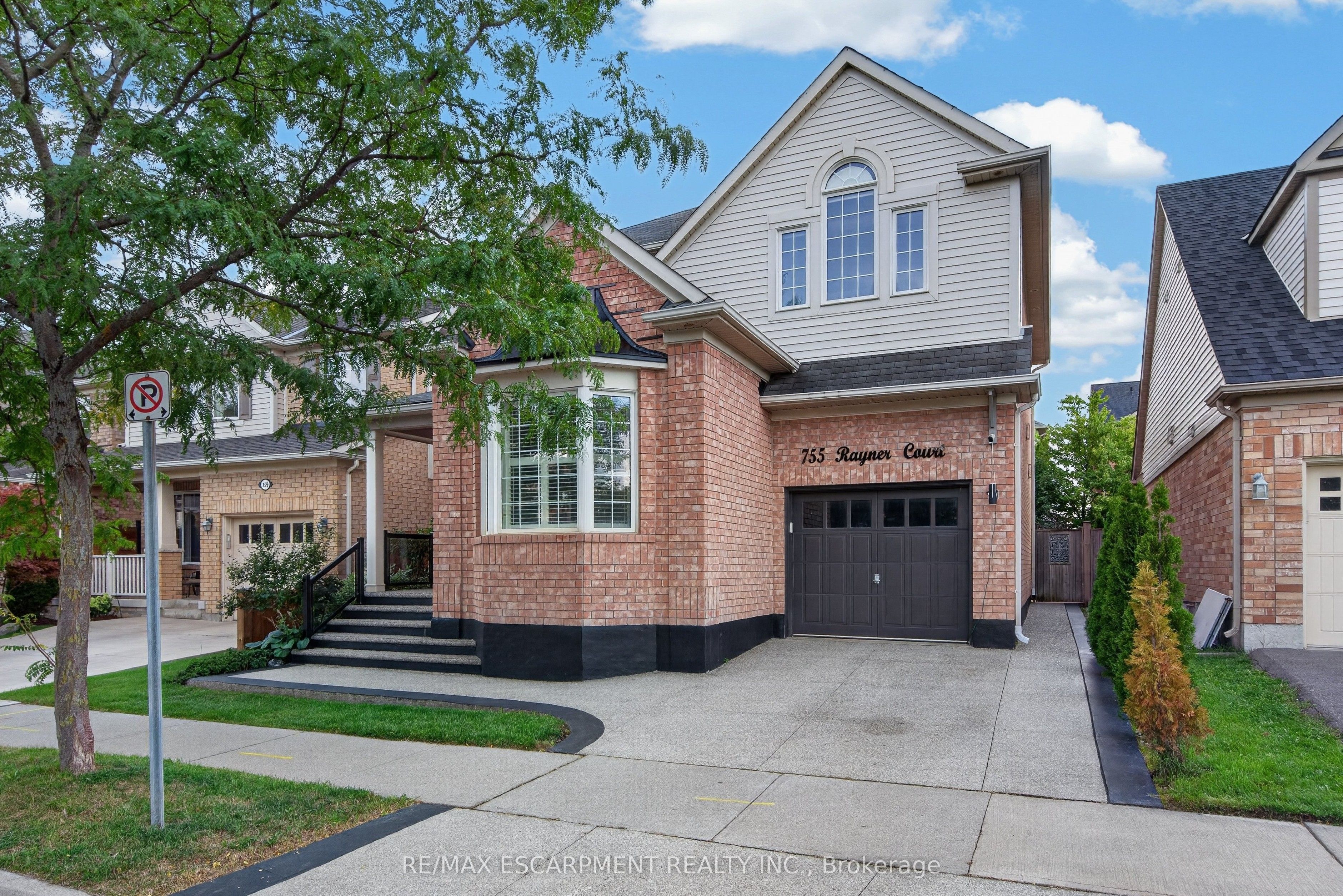 755 Rayner Court, Milton, ON L9T 0P1 photo 2