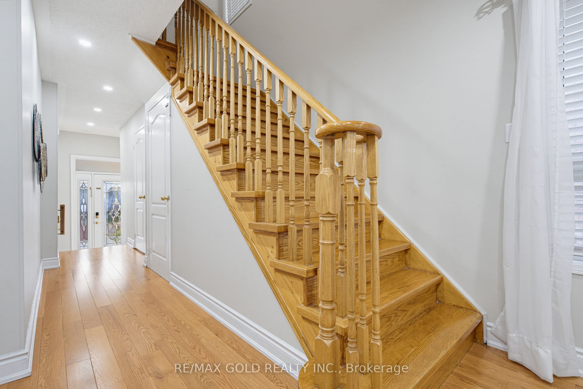 46 Sand Cherry Crescent, Brampton, ON L6R 3B1 photo 2