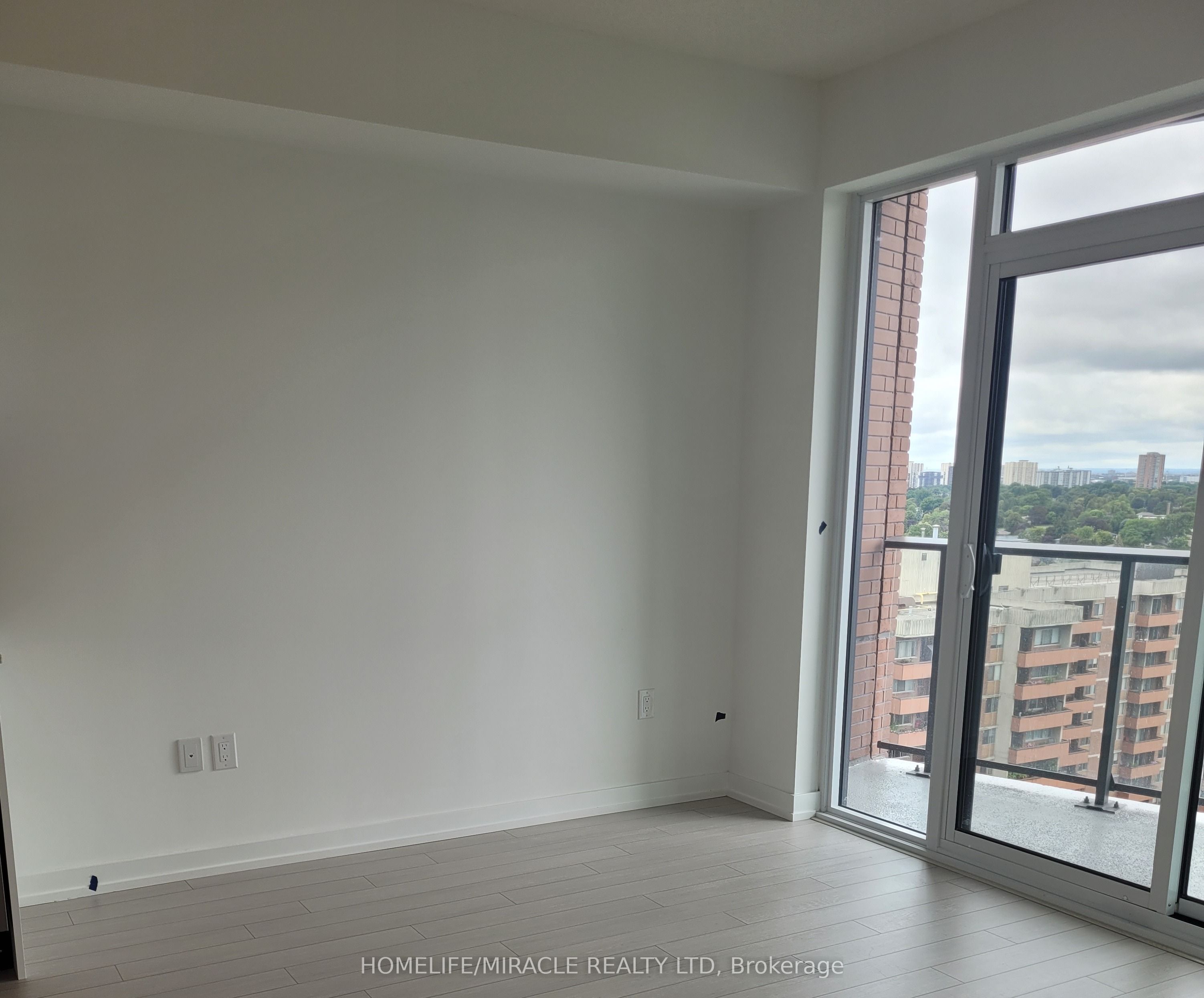 4010 Eglinton Avenue W 1909, Toronto, ON M9A 0G5 photo 5
