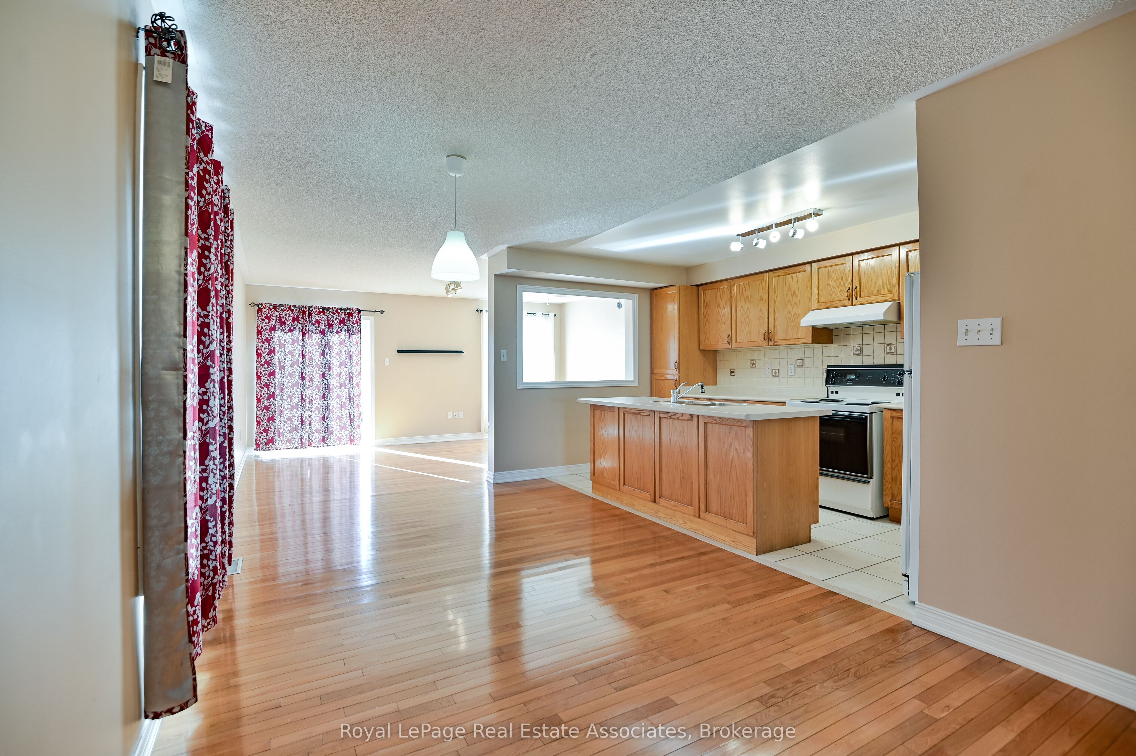 354 Oaktree Circle, Mississauga, ON L5W 1V6 photo 5
