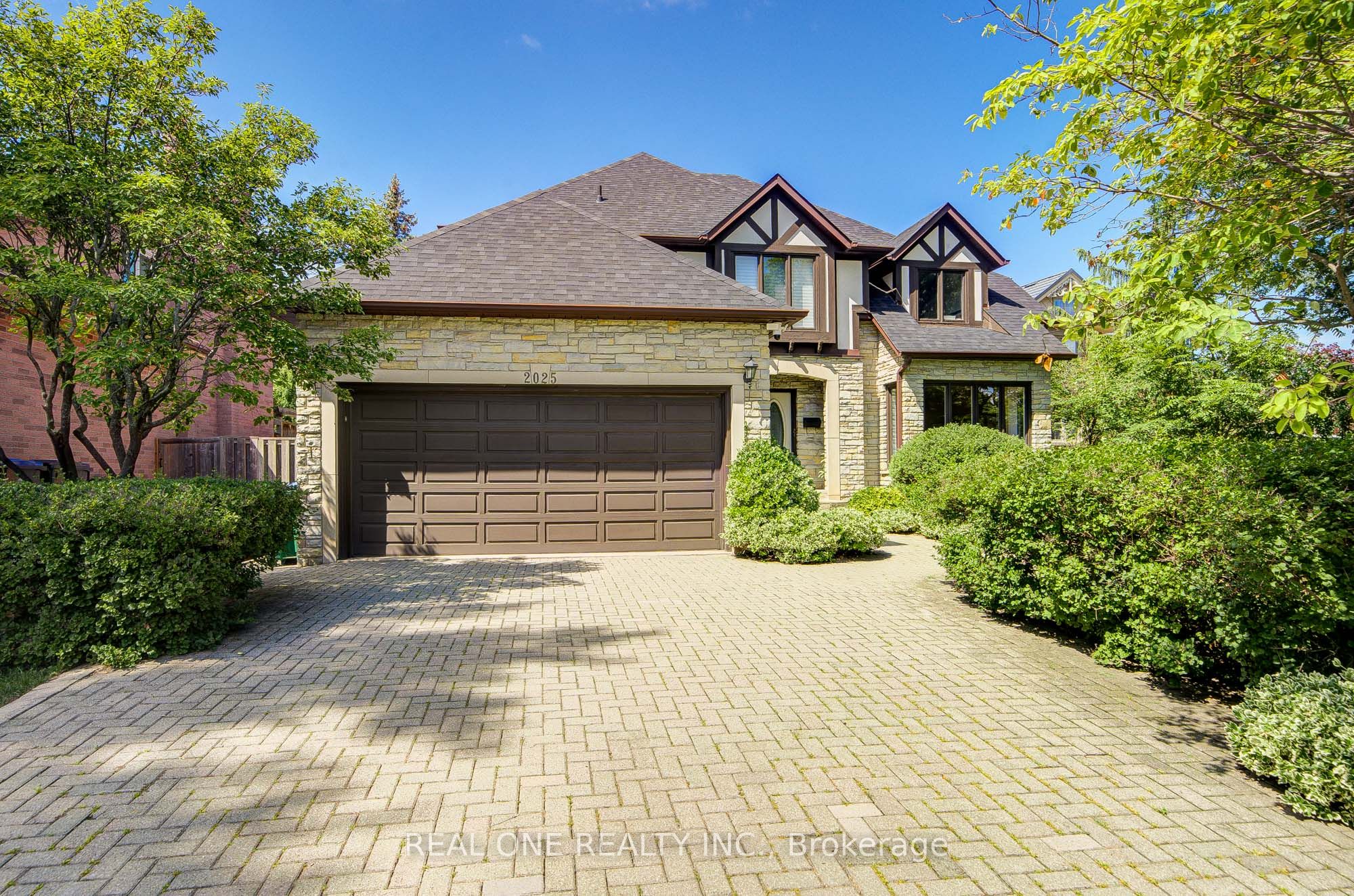 2025 BURBANK Drive, Mississauga, ON L5L 2T6 photo 4