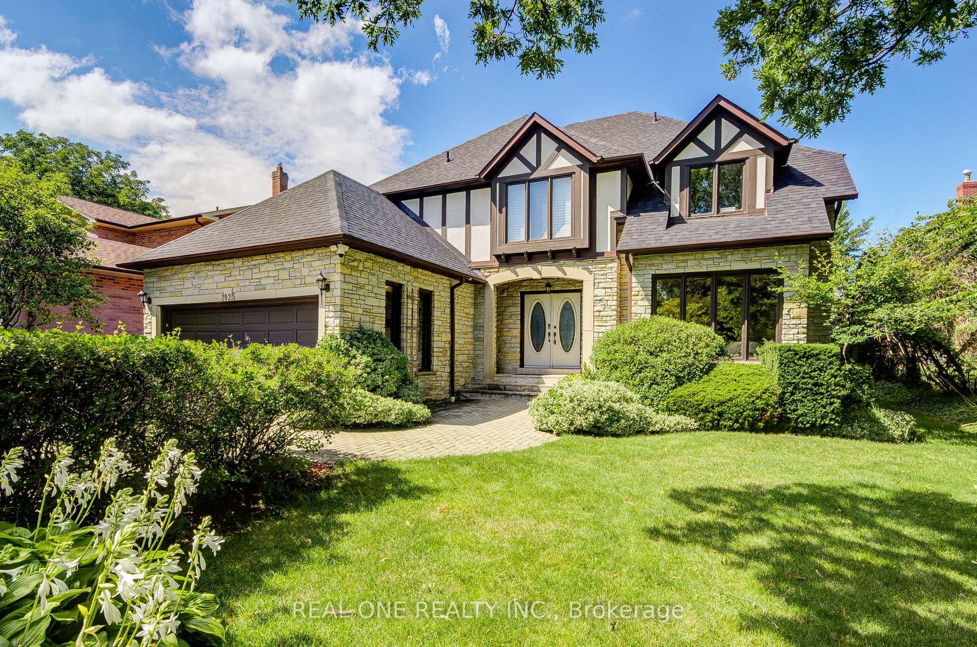 2025 BURBANK Drive, Mississauga, ON L5L 2T6 photo 5