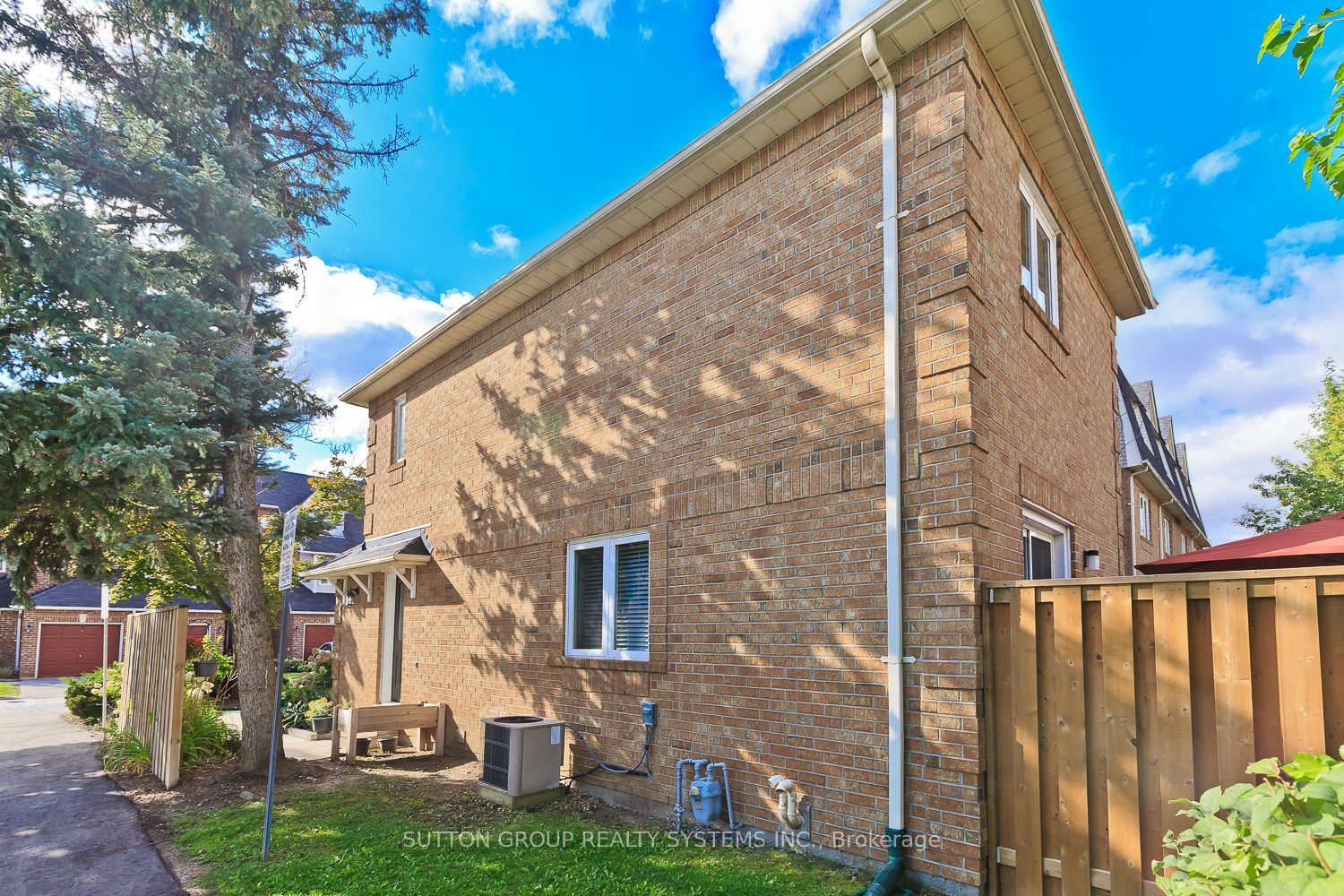 45 Bristol Road E 20, Mississauga, ON L4Z 3P5 photo 3