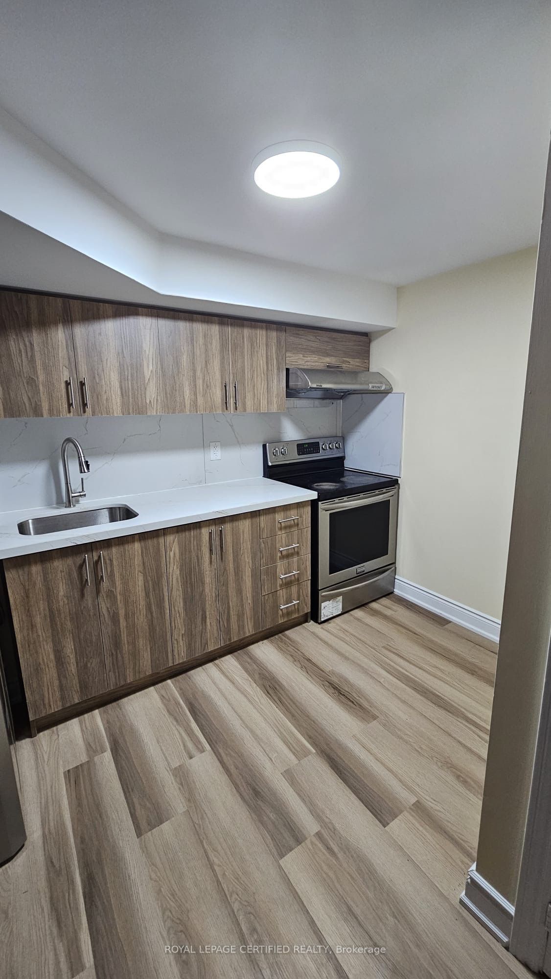 102 Bunchberry Way Basement, Brampton, ON L6R 2E8 photo 5