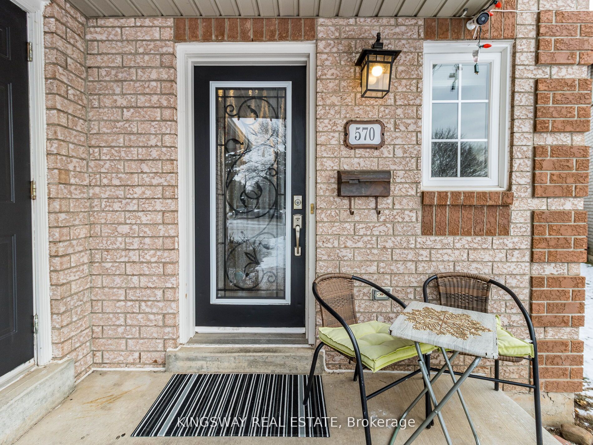 570 Enfield Road, Burlington, ON L7T 2X5 photo 2