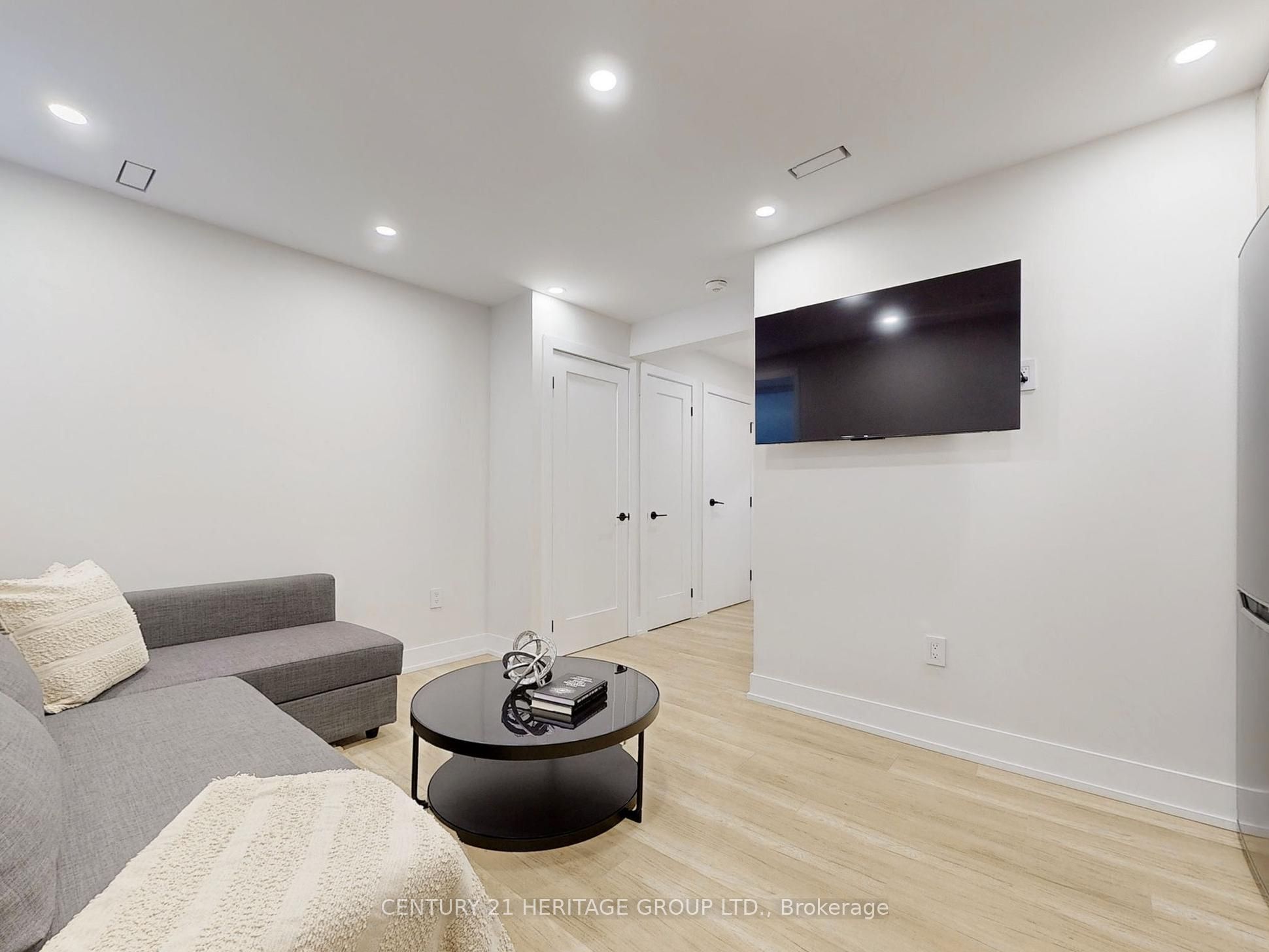 30 Struthers Street Lower Unit, Toronto, ON M8V 1Y1 photo 5