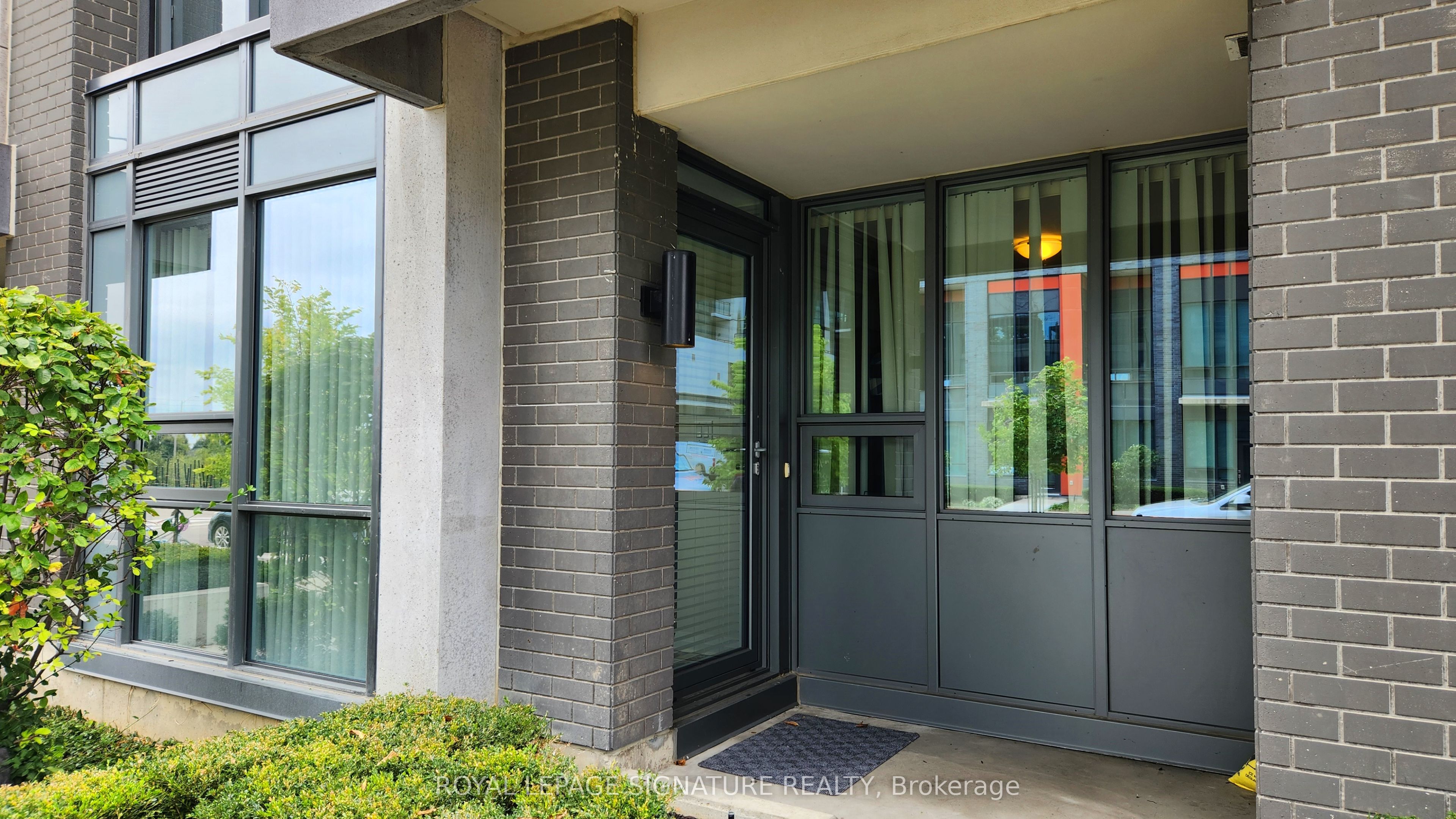 5025 Four Springs Avenue 108, Mississauga, ON L5R 0G5 photo 4