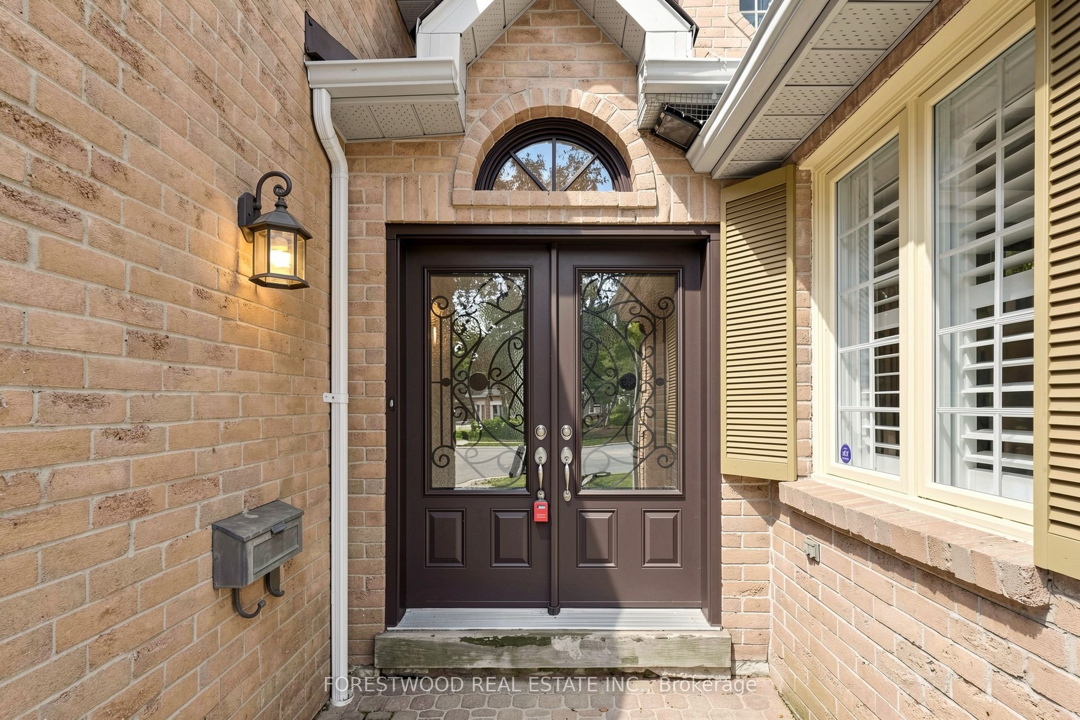 4616 Inverness Boulevard, Mississauga, ON L5M 3L1 photo 3