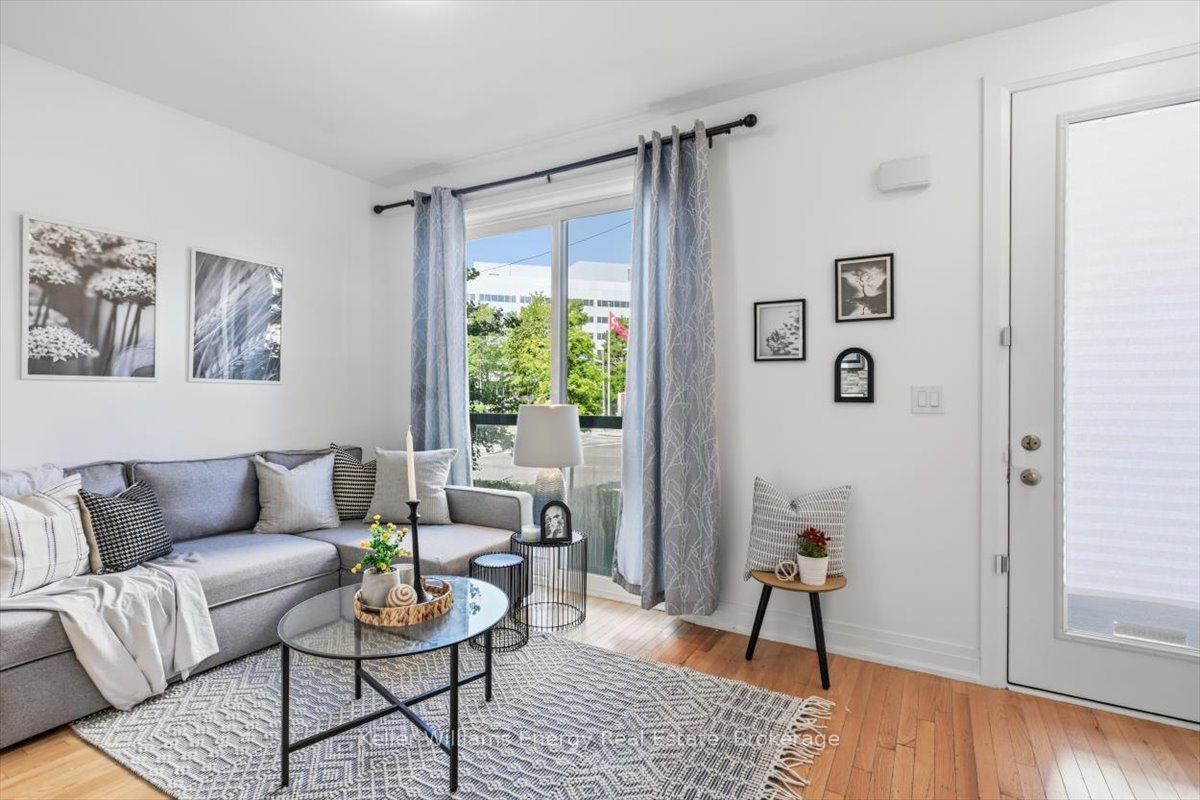 721 Lawrence Avenue W 65, Toronto, ON M6A 0C6