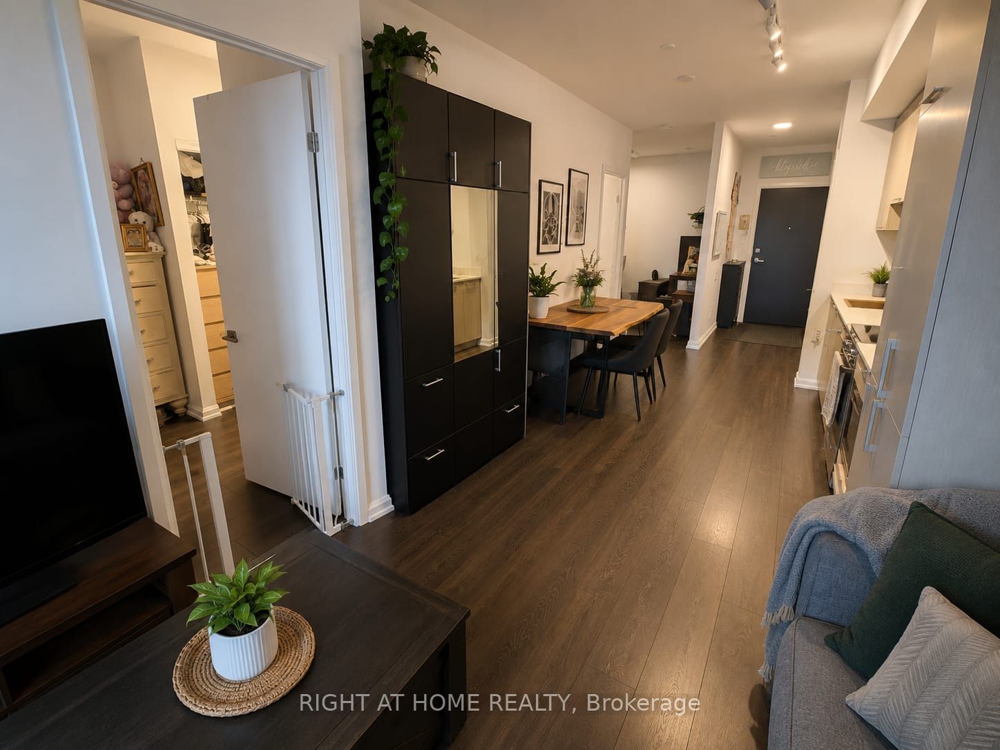 4208 Dundas Street West Street, Toronto, ON M8X 0B1 photo 5