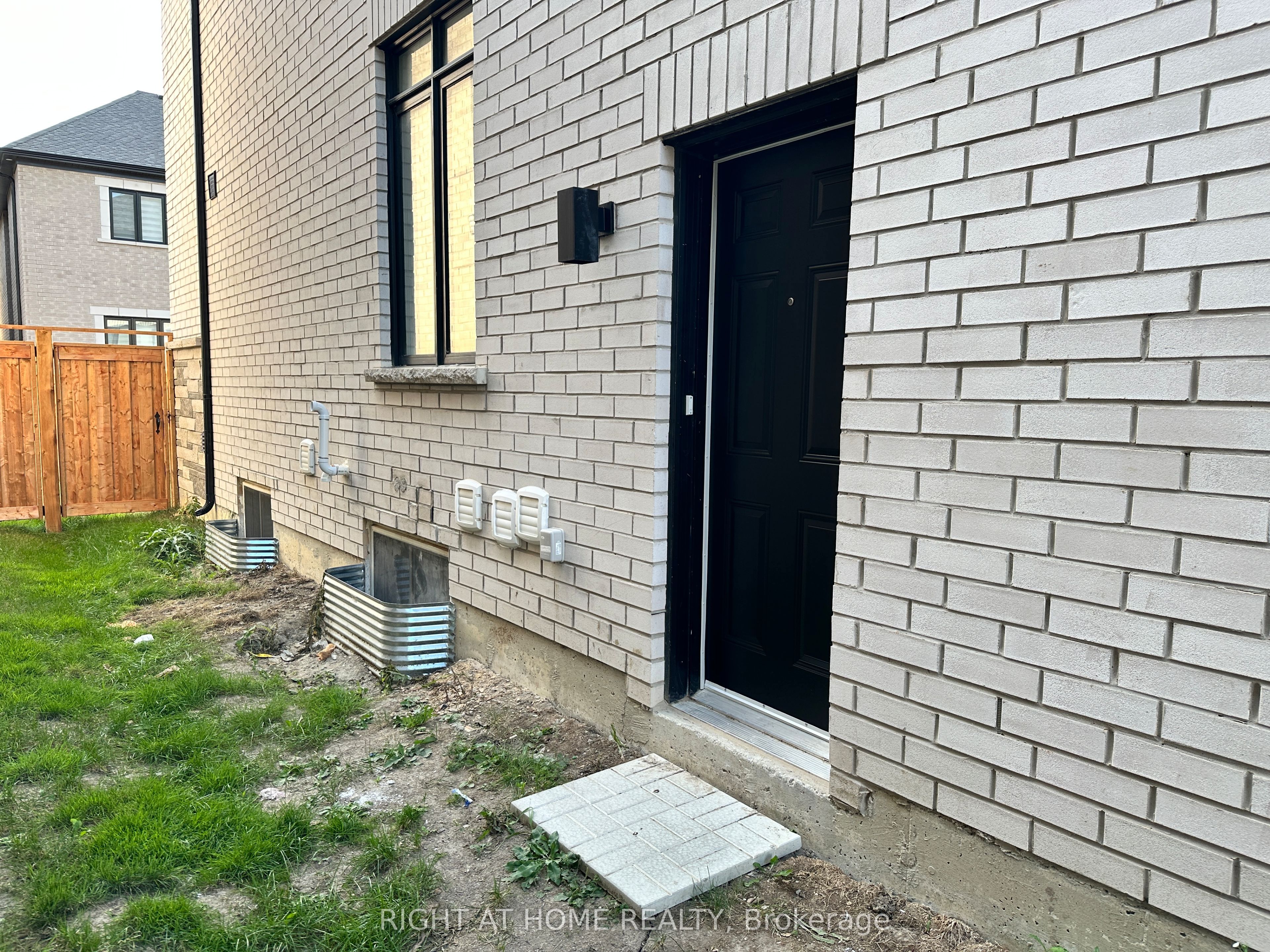 12 Coulterville Drive BASEMENT, Caledon, ON L7C 4M2 photo 2