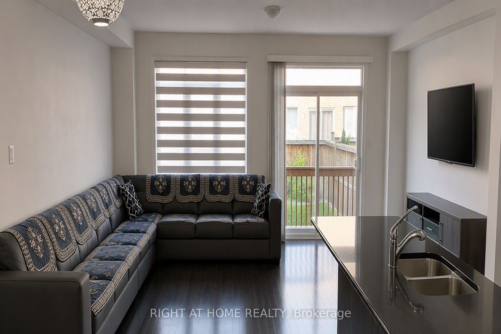 7 Little Britain Crescent, Brampton, ON L6Y 6A9 photo 3