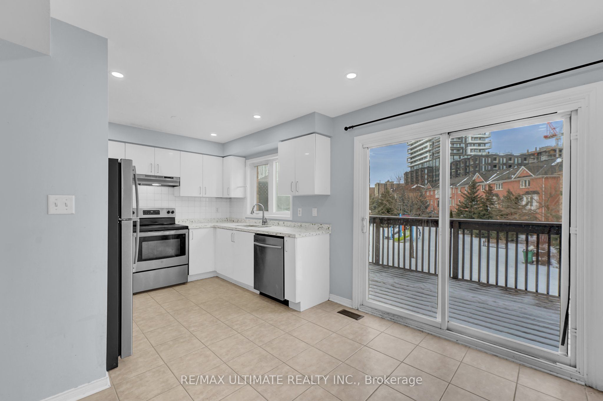 73 Bernard Avenue, Brampton, ON L6Y 5S4 photo 4