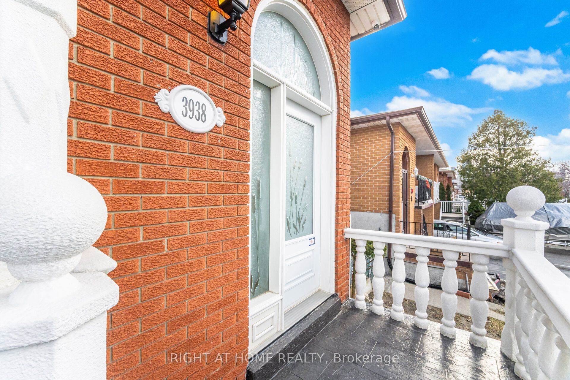 3938 Midhurst Lane, Mississauga, ON L4Z 1C7 photo 4