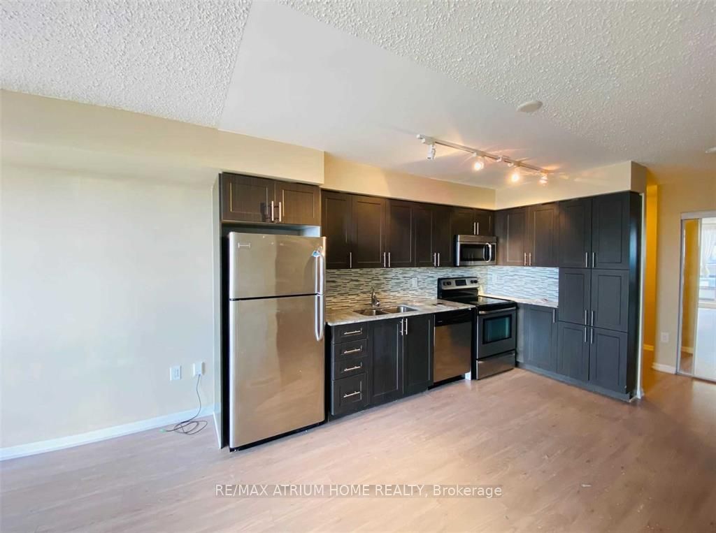 800 Lawrence Avenue W 1818, Toronto, ON M6A 1C3 photo 4