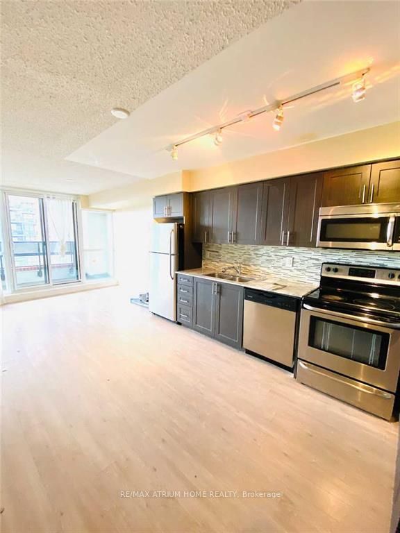 800 Lawrence Avenue W 1818, Toronto, ON M6A 1C3 photo 5