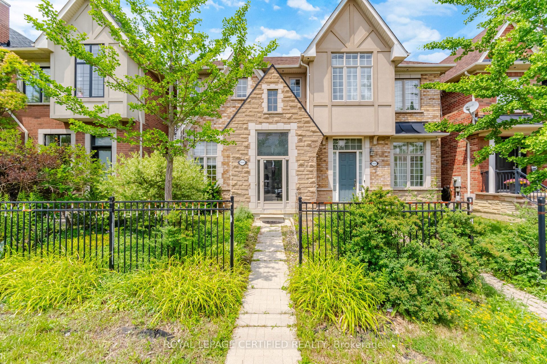 3555 Eglinton Avenue W, Mississauga, ON L5M 7T3