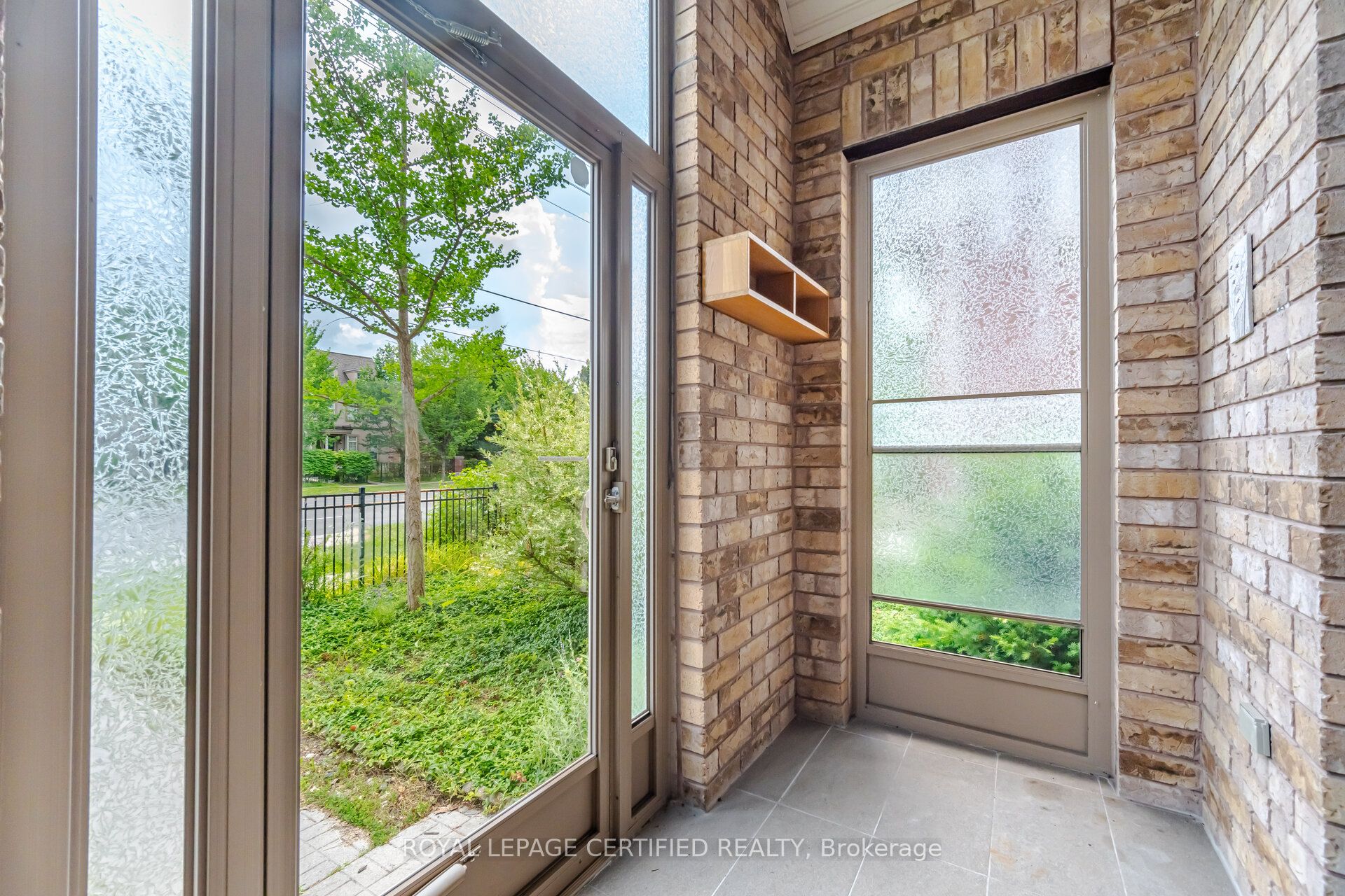 3555 Eglinton Avenue W, Mississauga, ON L5M 7T3 photo 2