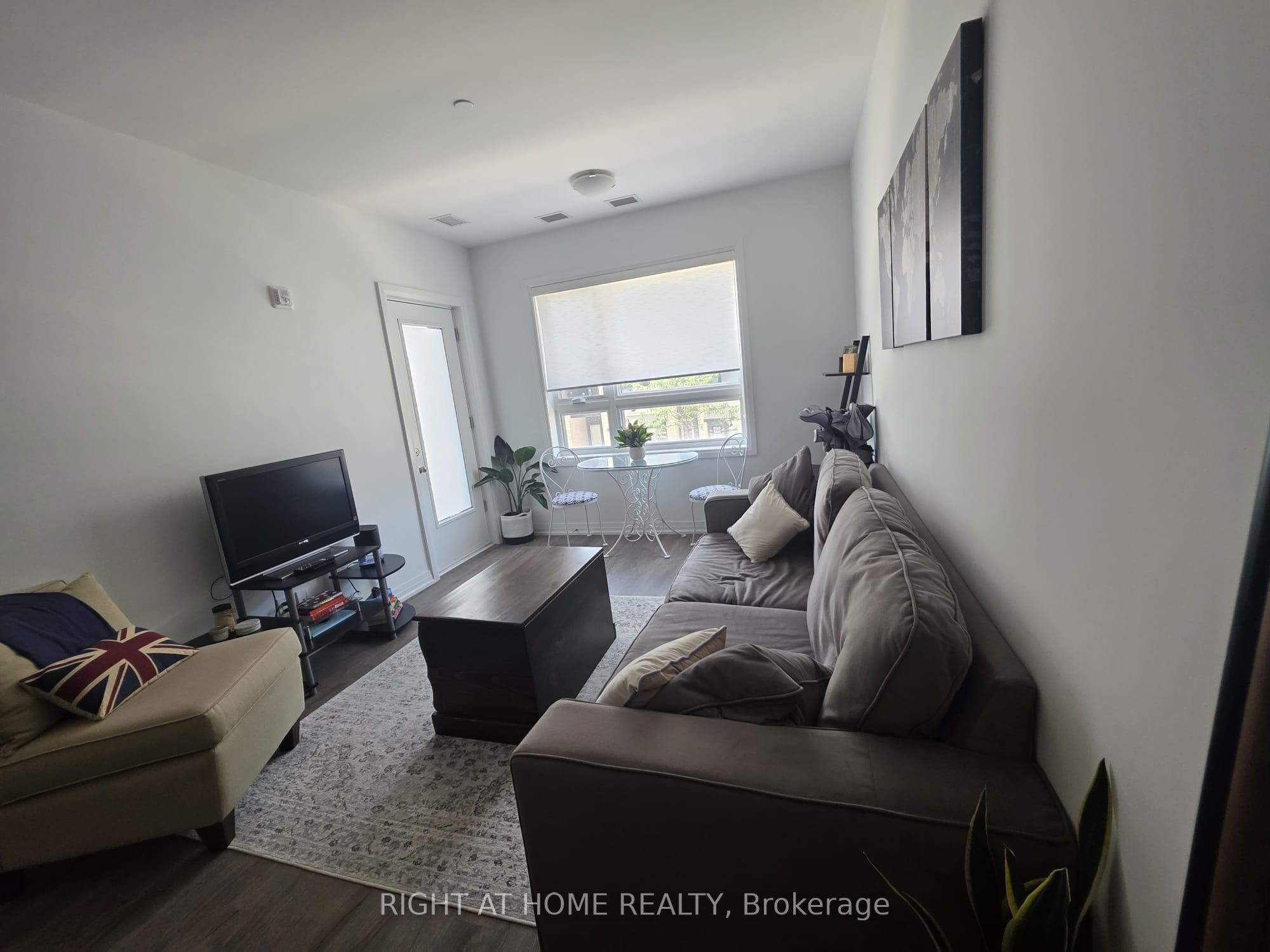 3285 Carding Mill Trail 204, Oakville, ON L6M 5P7 photo 5