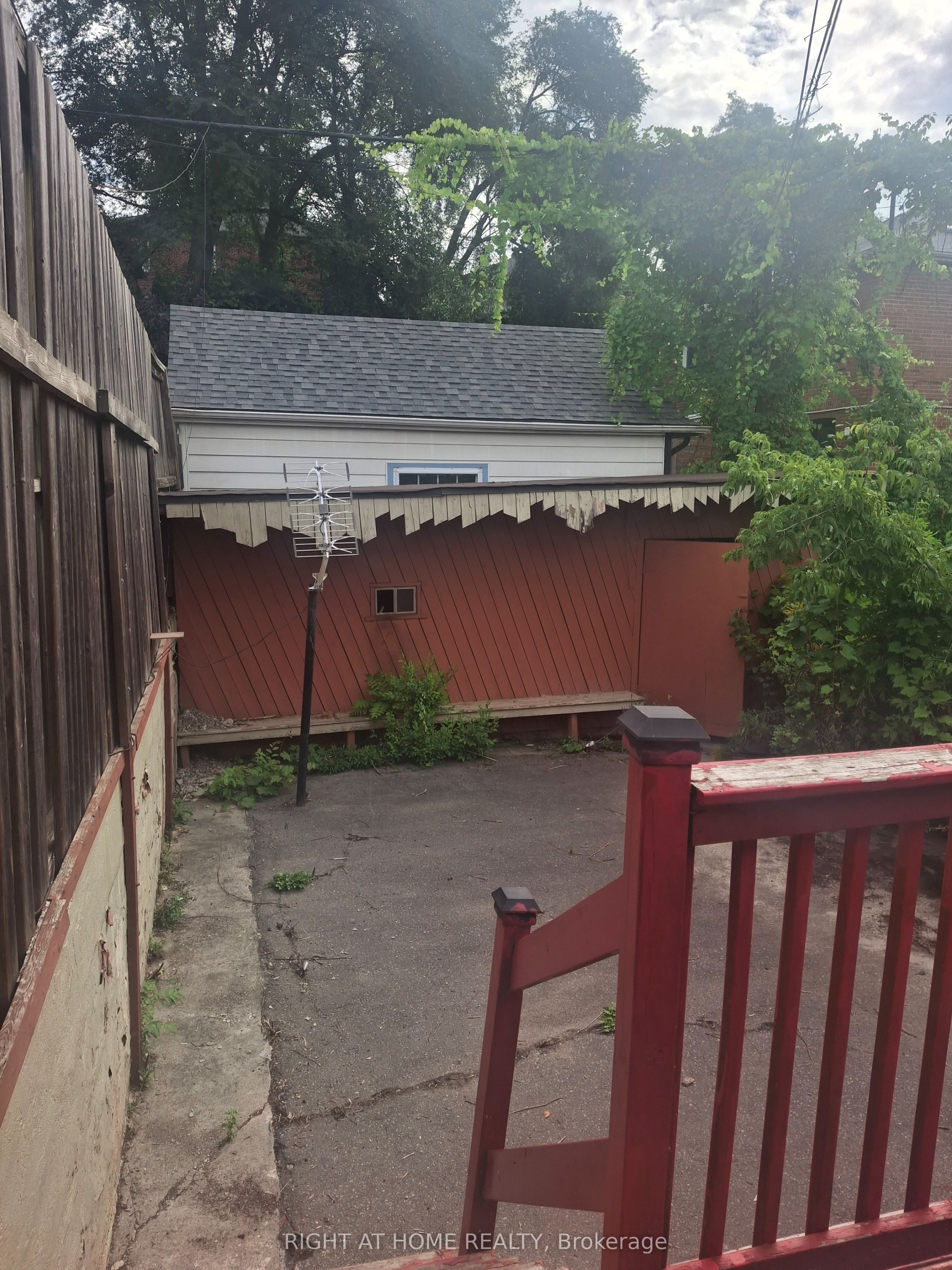 523 Caledonia Road, Toronto, ON M6E 4V3 photo 3
