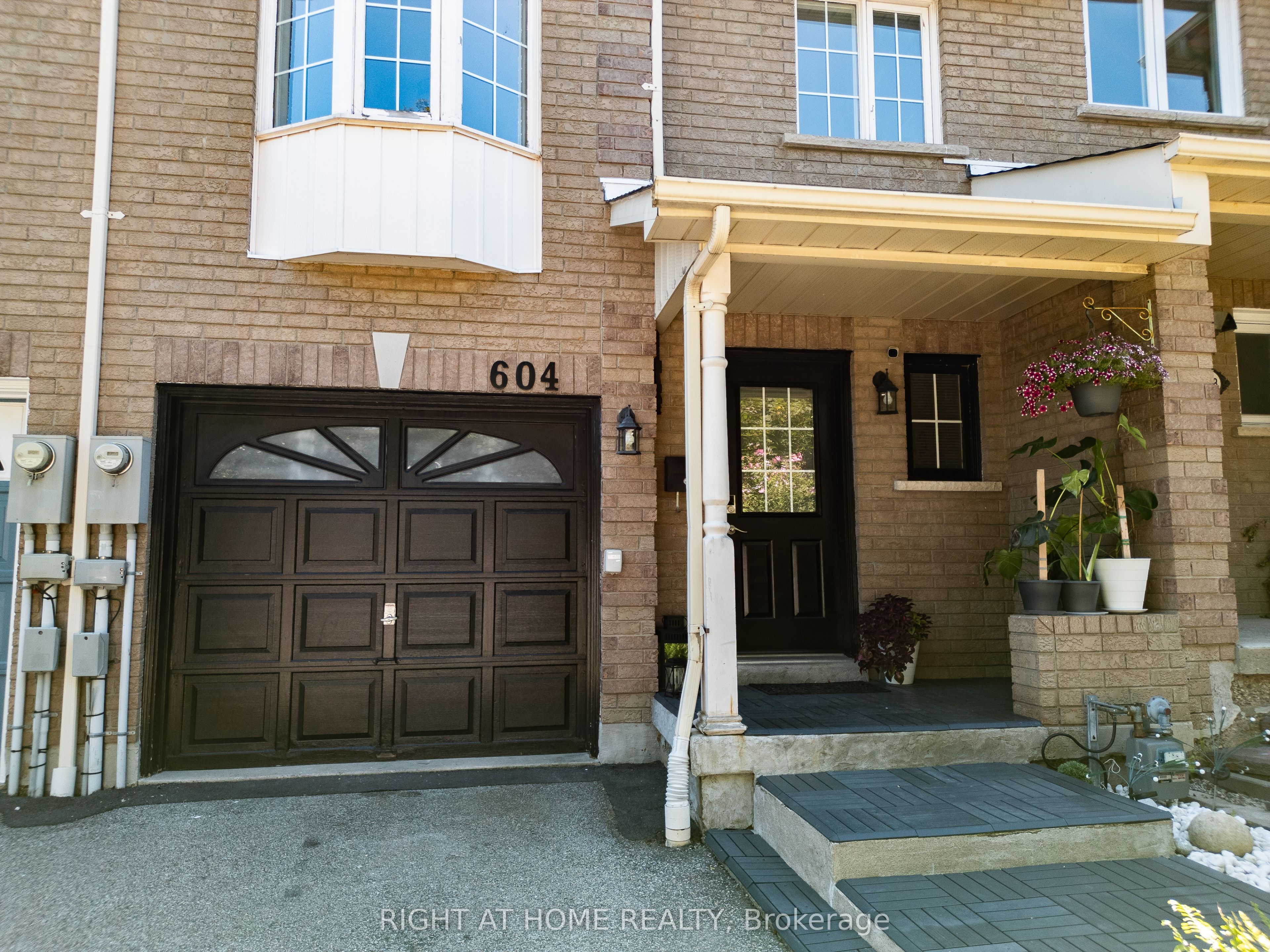 604 Lumberton Crescent, Mississauga, ON L4Z 3Z6 photo 3