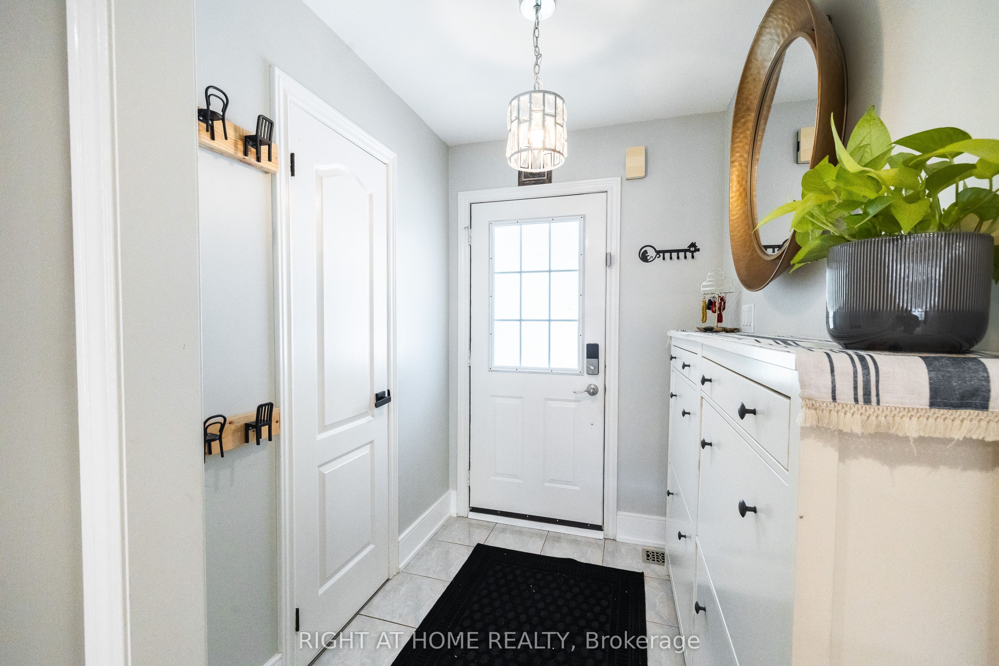 604 Lumberton Crescent, Mississauga, ON L4Z 3Z6 photo 4