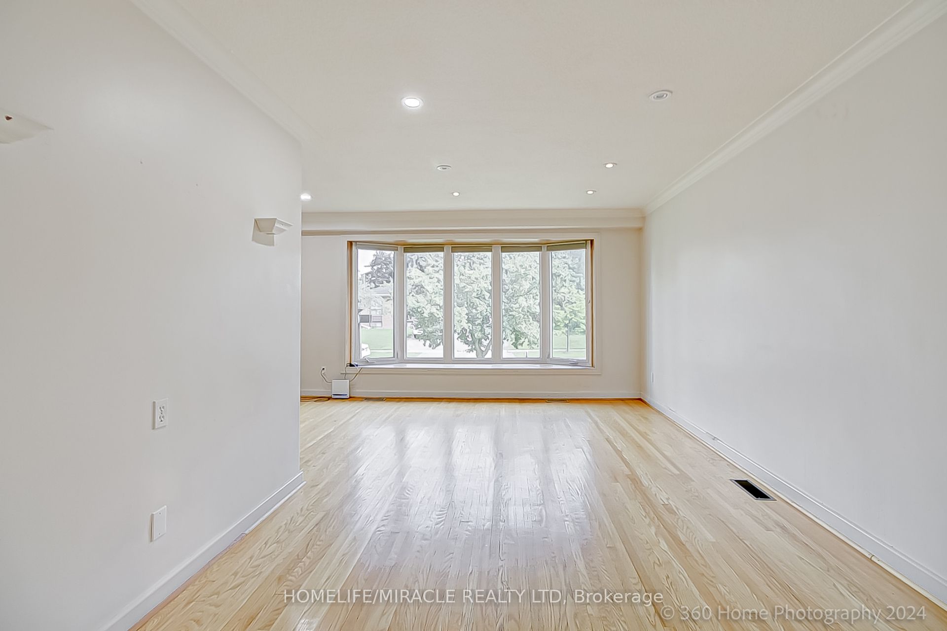 30 Fallowfield Road, Toronto, ON M9W 2W2 photo 4