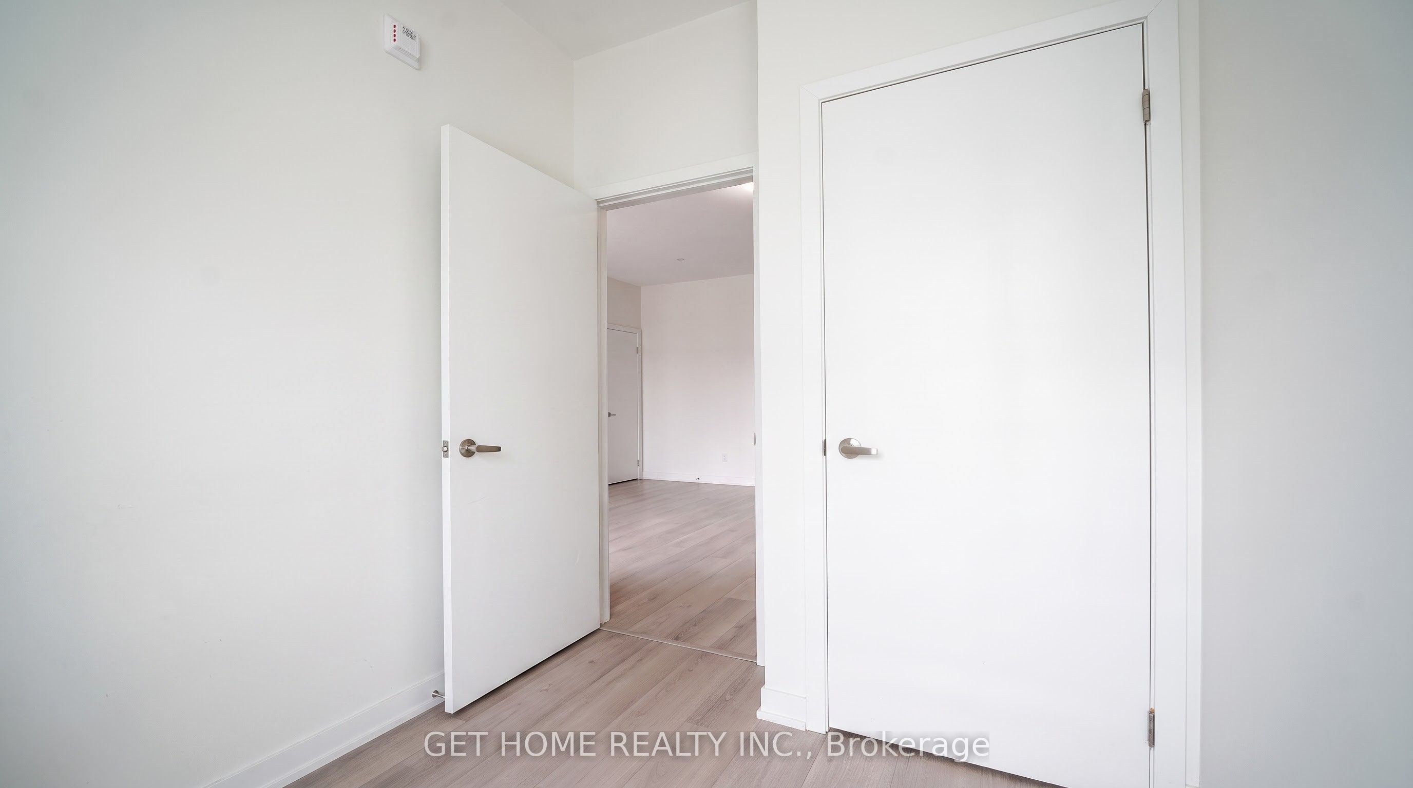 3415 Ridgeway Drive 5, Mississauga, ON L5L 6T5